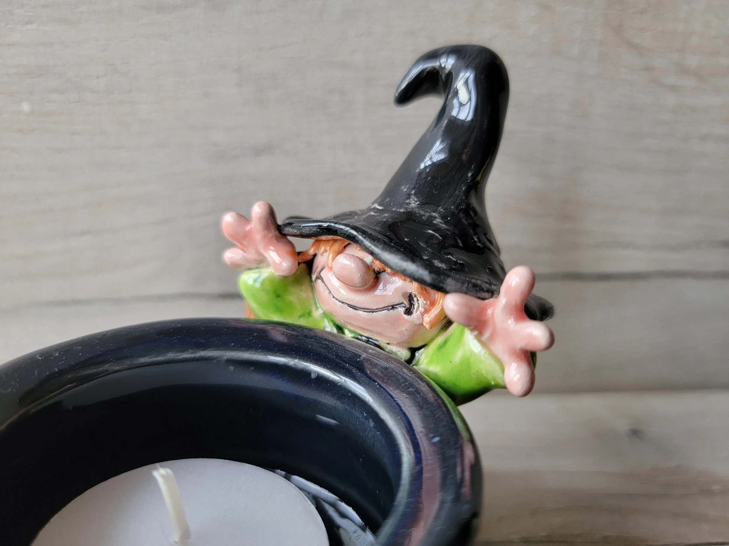 Witch and Cauldron. Wynn