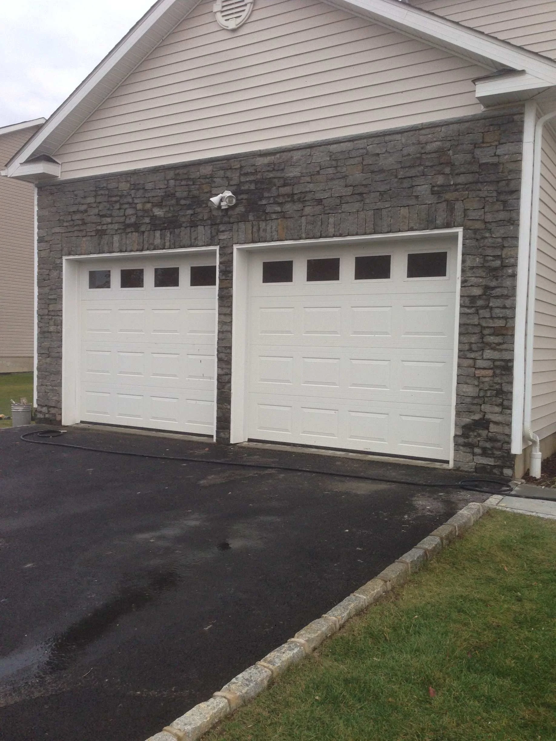 Natural Stone vs. Manufactured Stone: What’s Right for Your Project?
