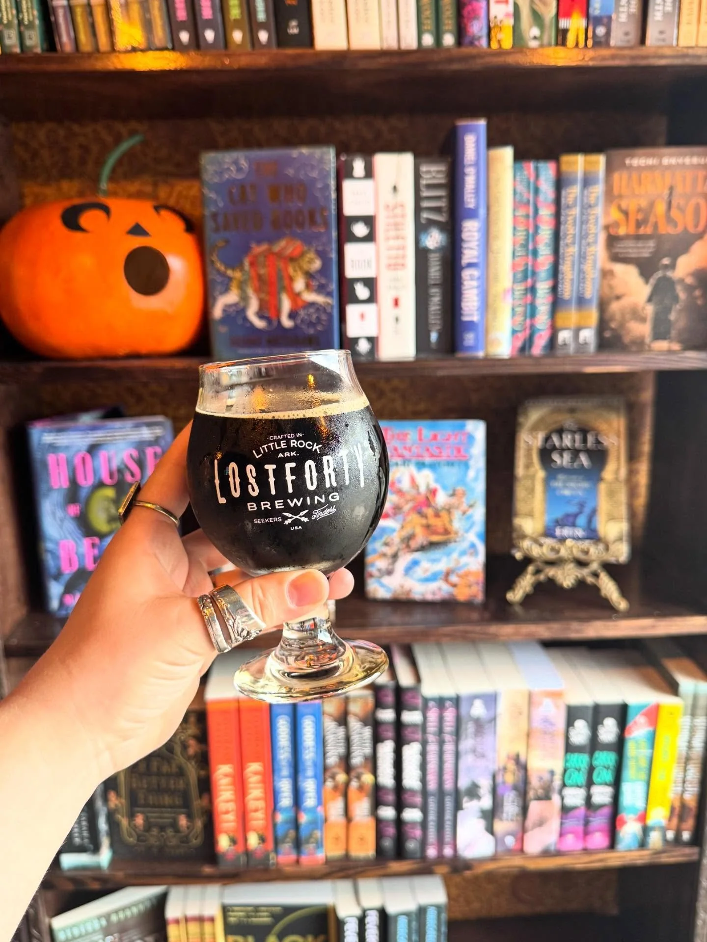 Here @lost40beer slingin&rsquo; books! Come drink local beer, listen to local radio, and support local books! 🛸🐉