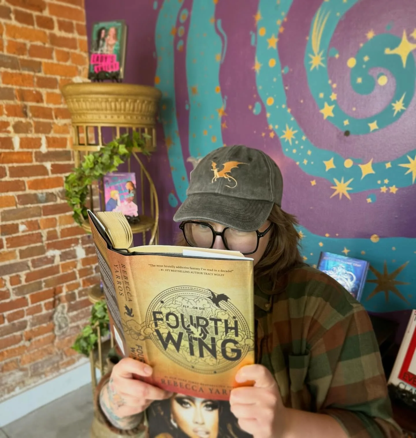 To be a dragon rider you gotta wear the dragon rider gear
 🐉&hearts;️👀 

okay i technically have yet to read Fourth Wing BUT these hats may make me take the plunge 🐲 🫣  we only have a few in stock, so snag em quick! 

We&rsquo;re open from 11am-1