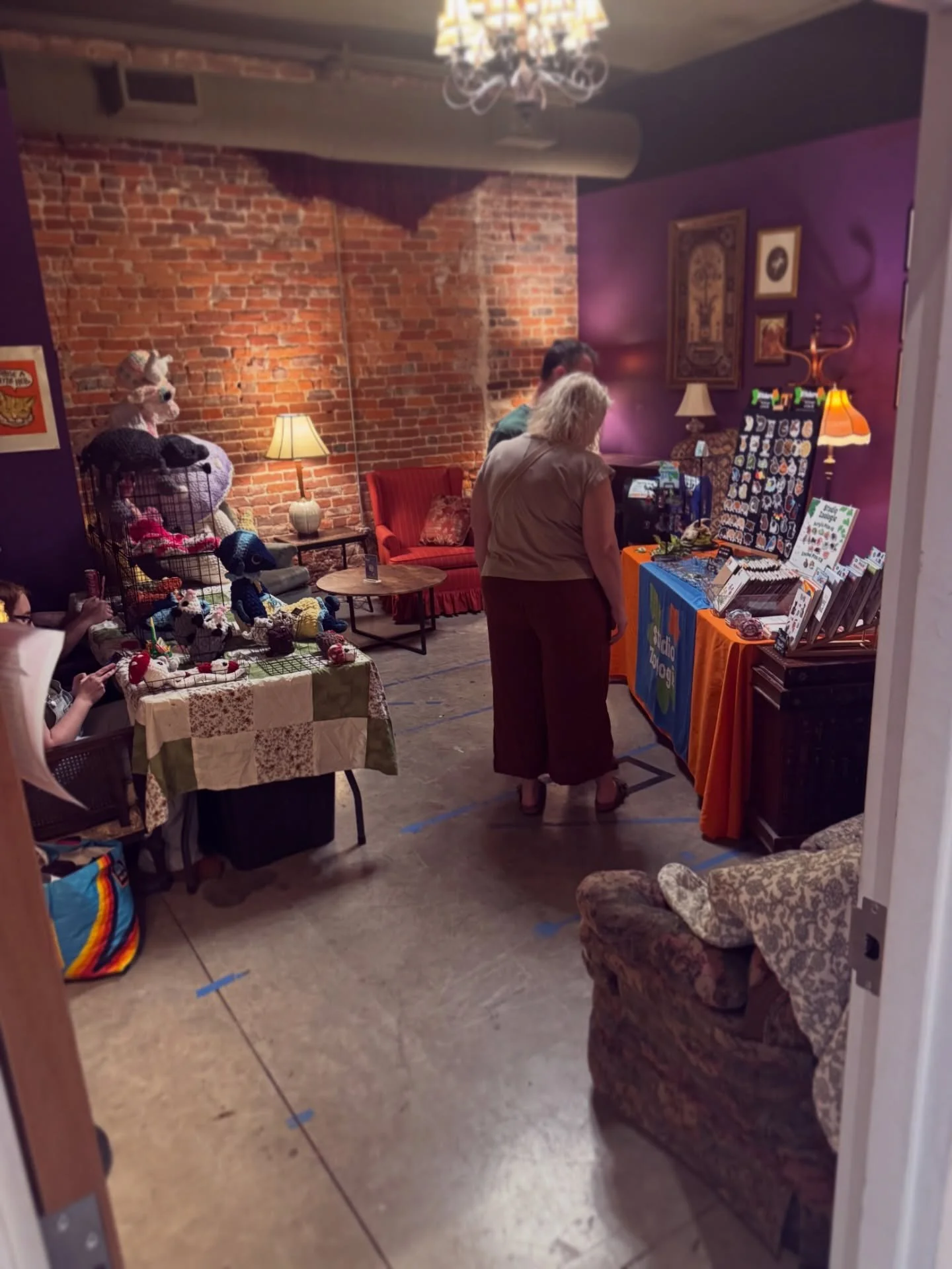 @weaving__willow &amp; @studiozoologic are set up in our reading room tonight for Argenta Art Walk! ✨come say hi and support some wonderful local artists~ 👽🐉