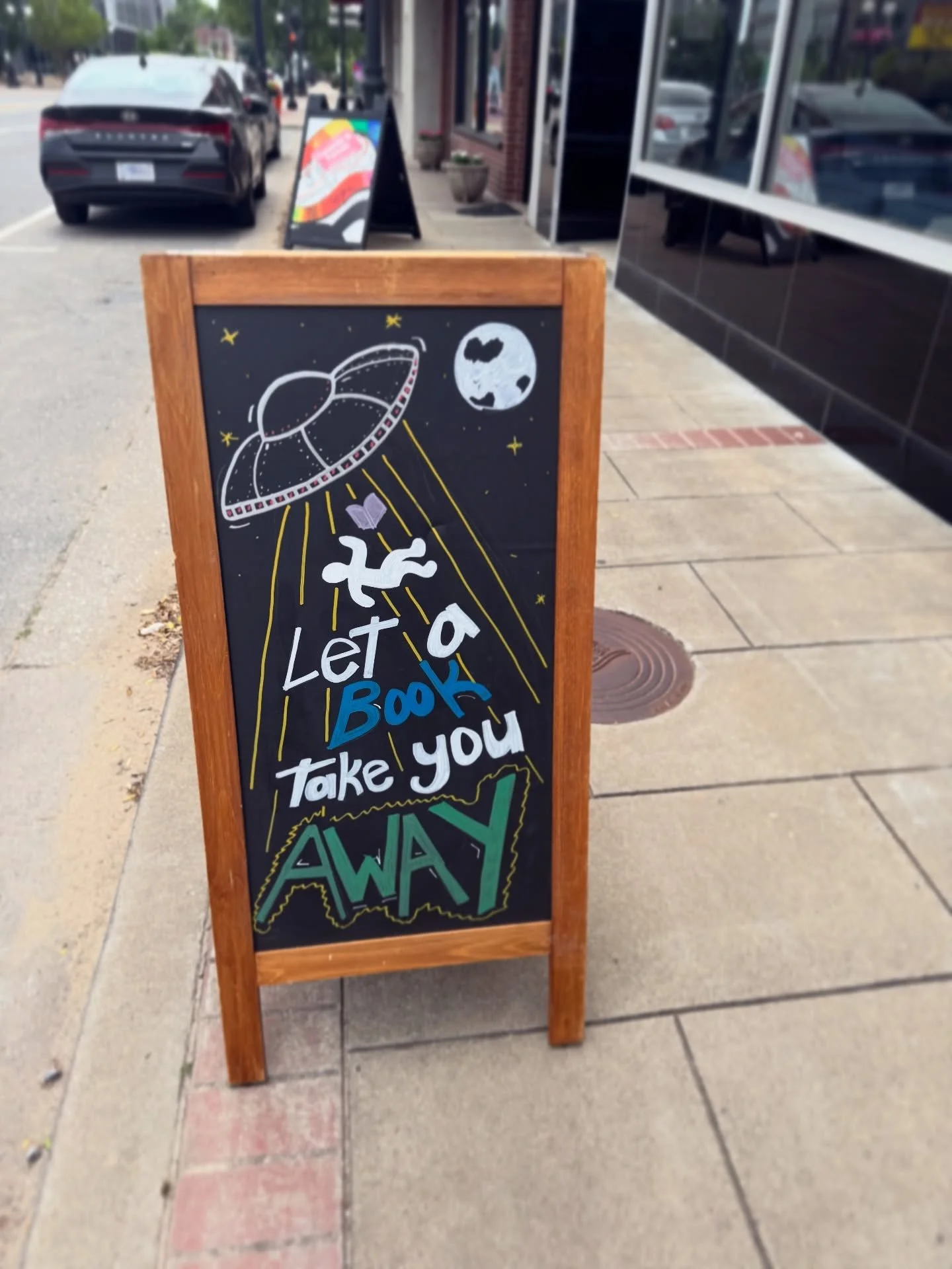 🛸👽✨ we can&rsquo;t promise you won&rsquo;t get whisked away to strange and wondrous worlds when you visit us, but we can promise a fun trip at least. 👾🐲

Open til 9pm tonight~ 📚
