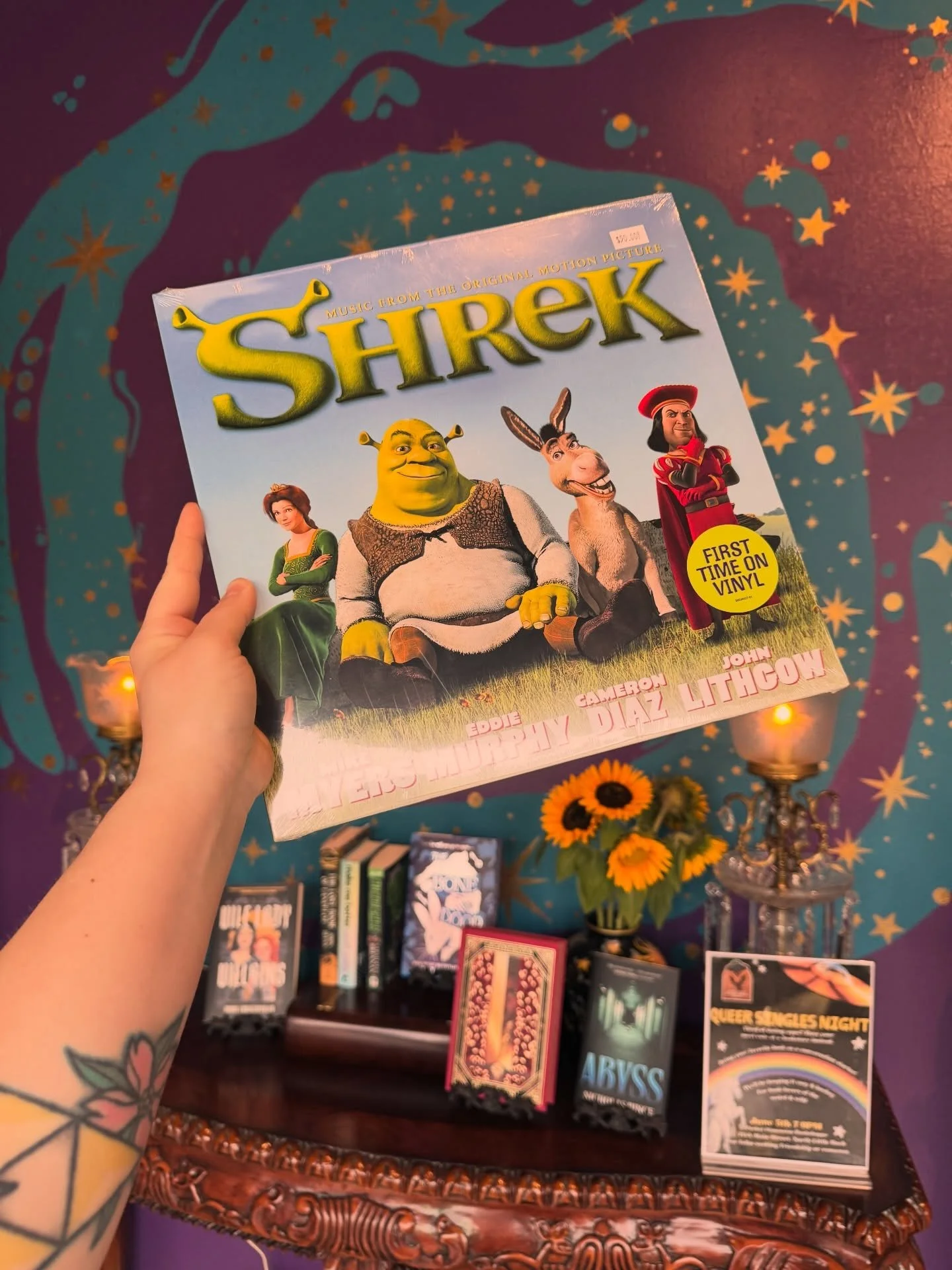 We&rsquo;ve got all your nerdy vinyl needs 🤓 From the classics (because yes Shrek is a classic tyvm) to lo-fi favorites to video game covers to anime soundtracks to Japanese funk pop. 🎶 ✨ Swing by and take a listen you cool babies~

🛸🐉