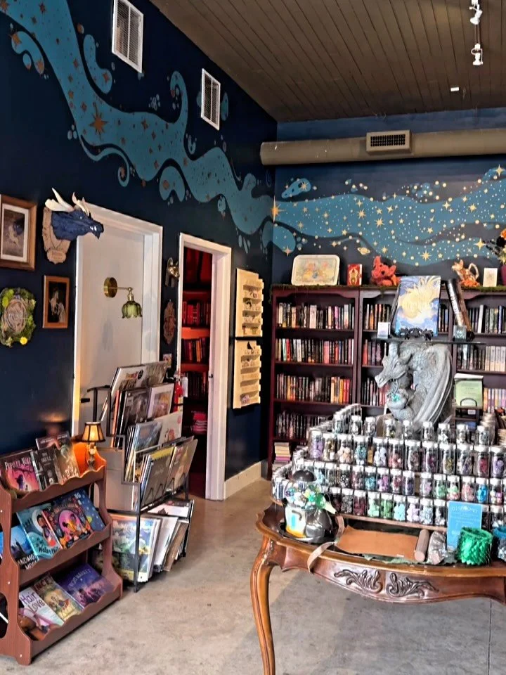 Want to deep dive into a book and get lost for a while?? 🗺️✨

Or perhaps your sword is in the shop and you need a backup weapon to fight off enemy knights??? 🗡️🧱

We got you covered! 😉

🛸🐉

Ps: I twisted my wrist carrying all these chonky boys 