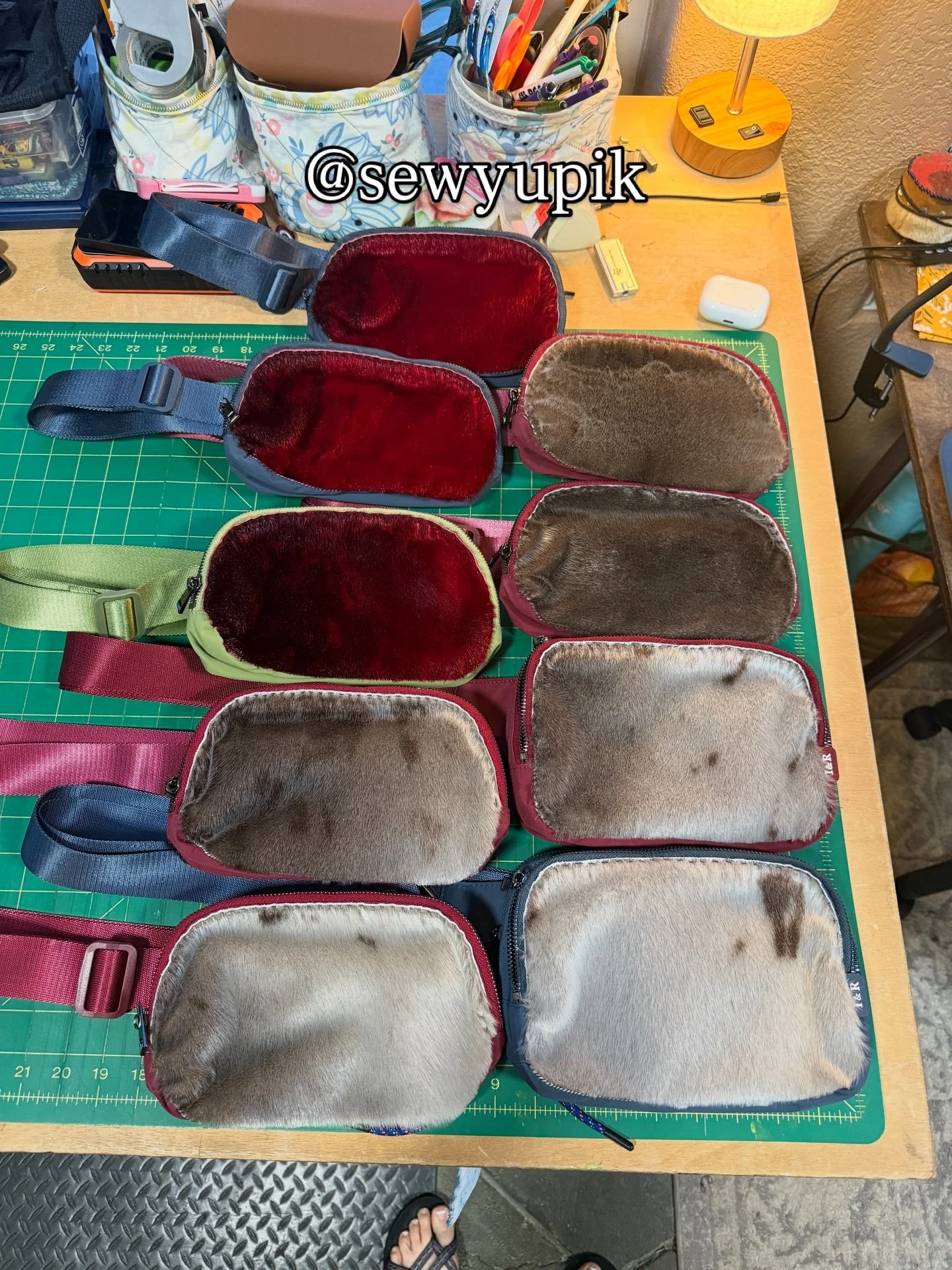 Sealskin crossbody bags fur sell 🦭 

Message me if interested ❤️

#sewyupik #fyp #yupik #indigenous #sharingalaska