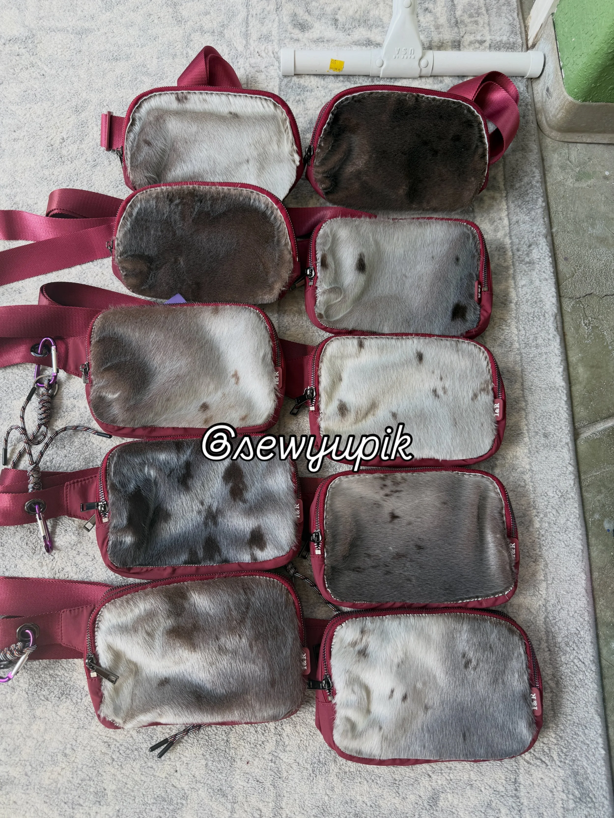 Sealskin crossbody bags ready fur new homes &hearts;️ Message me if interested &hearts;️

#sewyupik #indigenous #sharingalaska #alaska #supportlocalartists