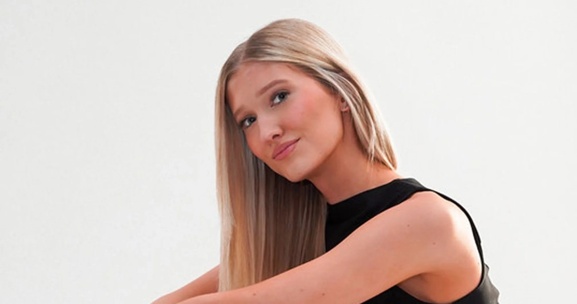 AMY LOUISE TALKS ABOUT LIFE ON THE ROAD AND MORE.