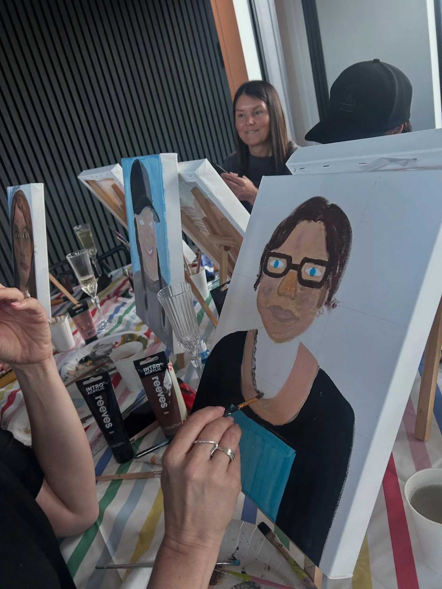 Oh my ! Such a hoot of a night last.. was hard to keep a straight face with this paint and sip - so much love and laughter 🤭 what a great crew you have @kyza_jane 
Loved every minute !!!

If you have a hoot of a crew and what a night of painting eac