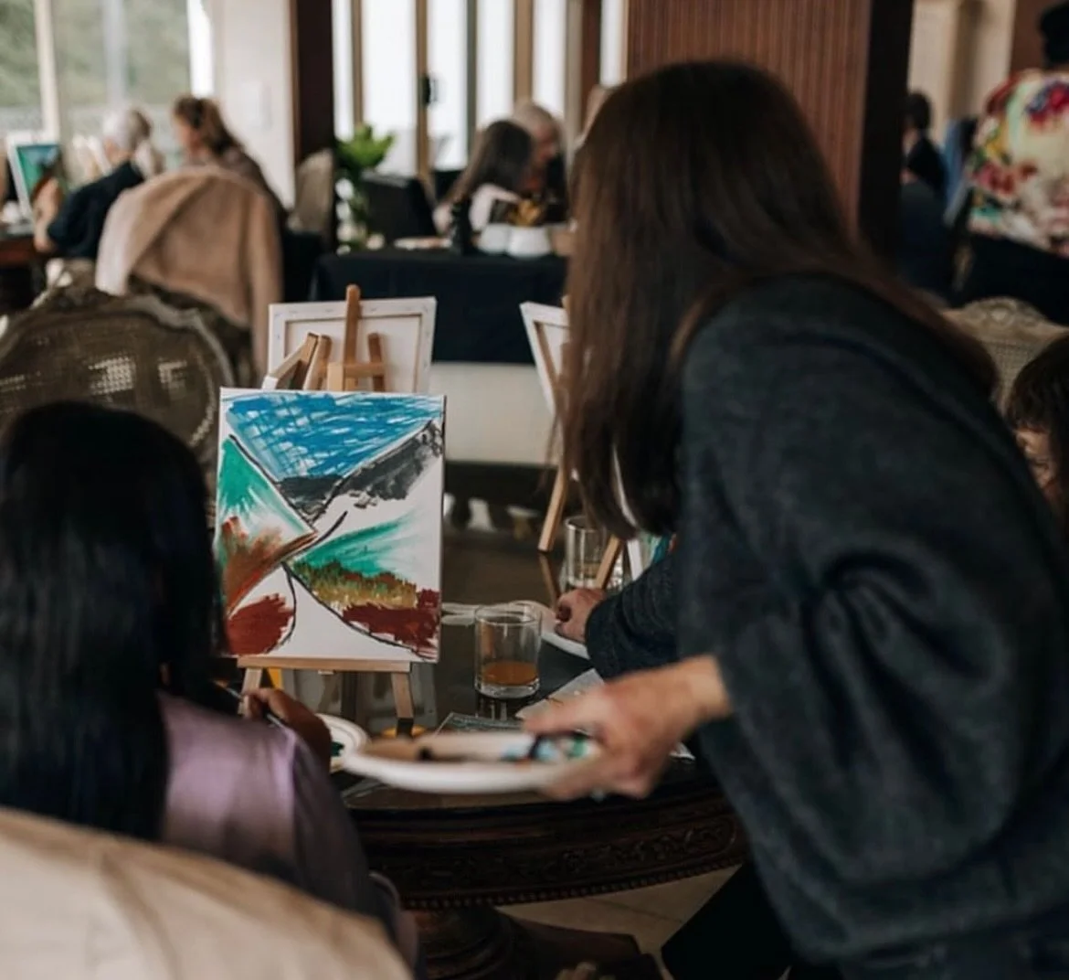 Time to paint the town &hellip; quite literally 🎨 join me this Saturday at @thecargocollective for an afternoon of fun and creativity!  For tickets click the link in my bio! #thingstodoinqueenstown #queenstown #paintnsip #event #destinationqueenstow