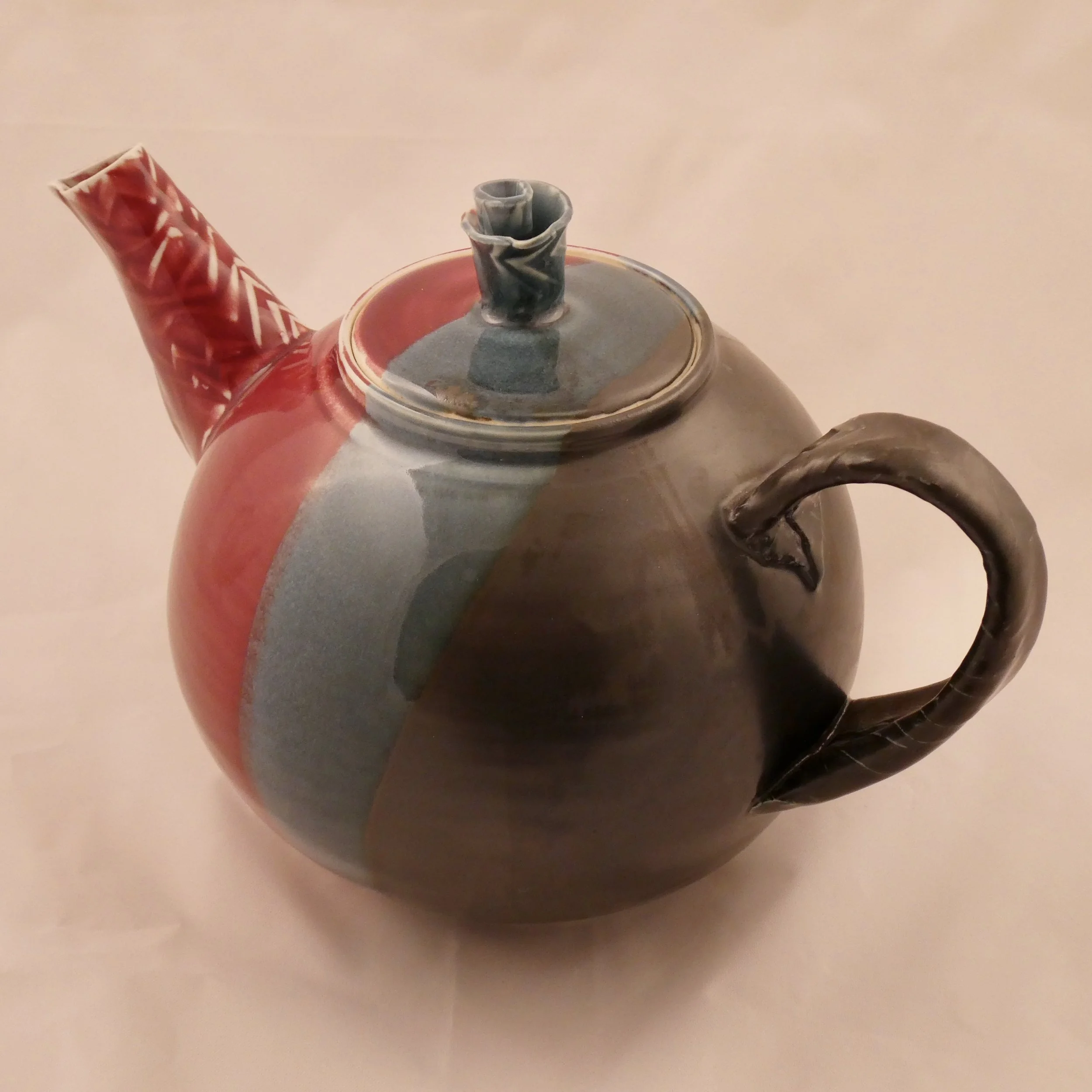 R et N teapot !!.jpeg