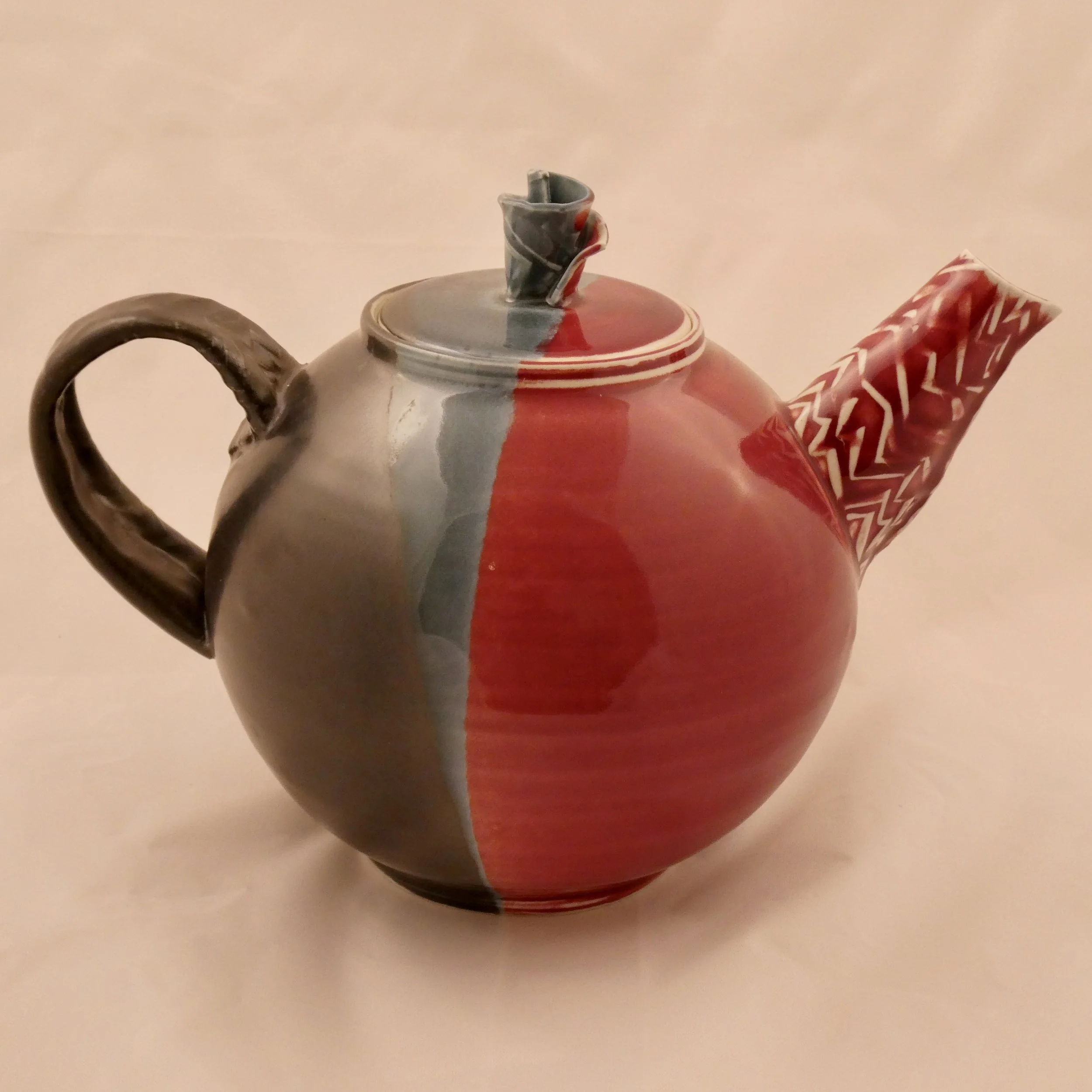 R et N teapot 2.jpeg