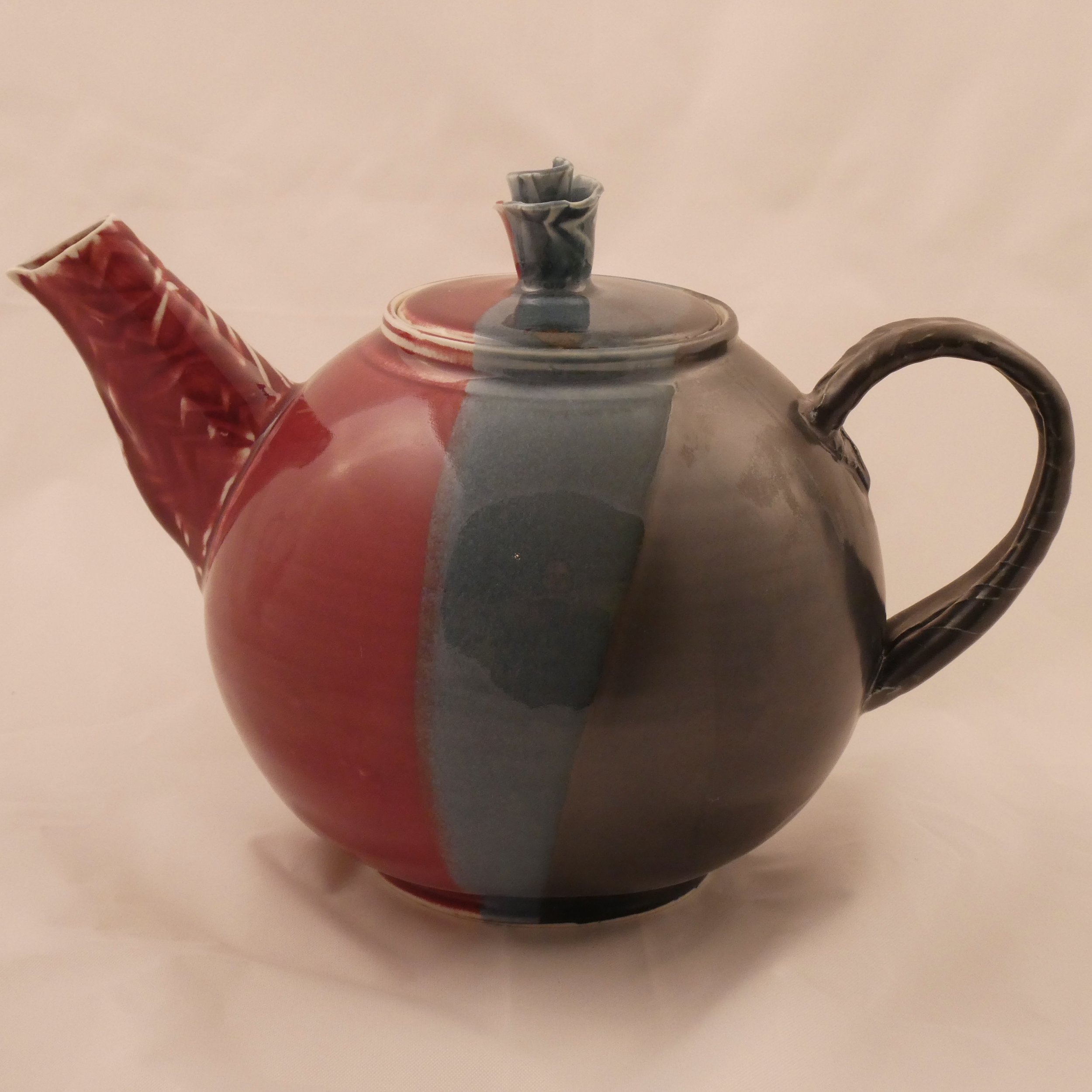 R et N teapot 2.jpeg