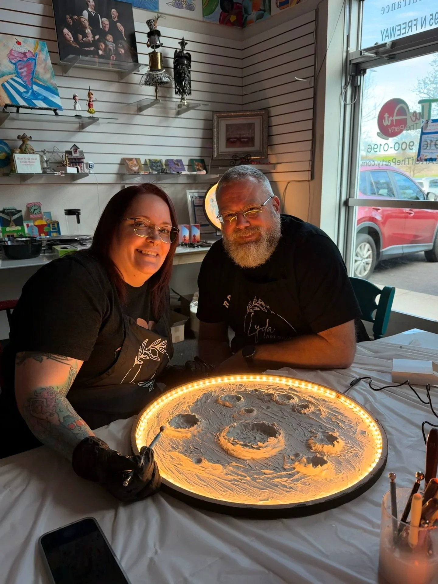 Create something meaningful together, not just memories, but a piece that stays with you ✨.
.
.
.
.
.
.
.
#date #couple #artist #thingstodo #giftideas