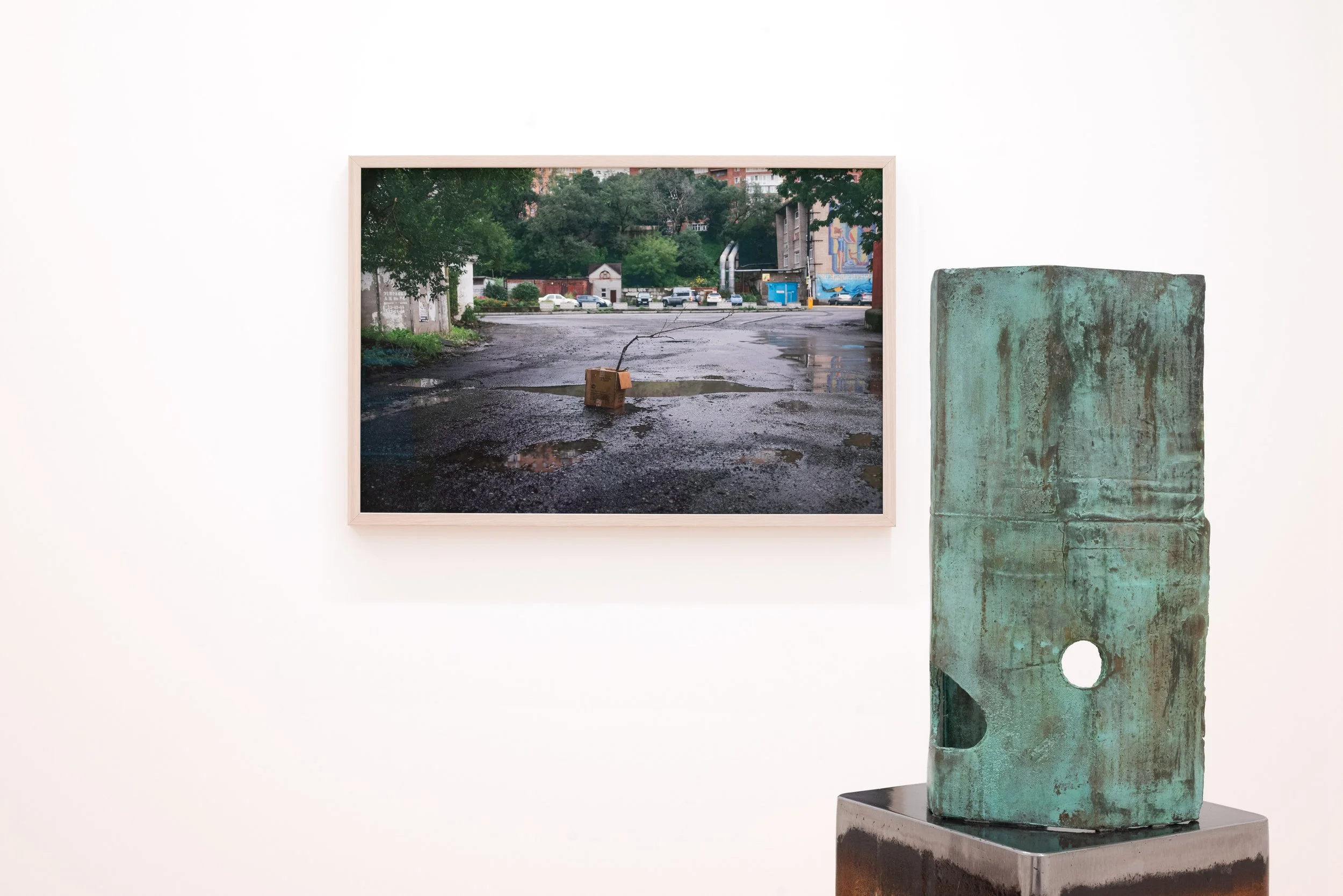 Foreground: Untitled (Otaki Street) 2025 Bronze 340 x 165 x 155 mm. Background: Air Filter (Vladivostok) 2016 – 2025 Photographic print on Hahnemuhle paper, 570 x 840 mm (framed)
Photo credit Marc Blake