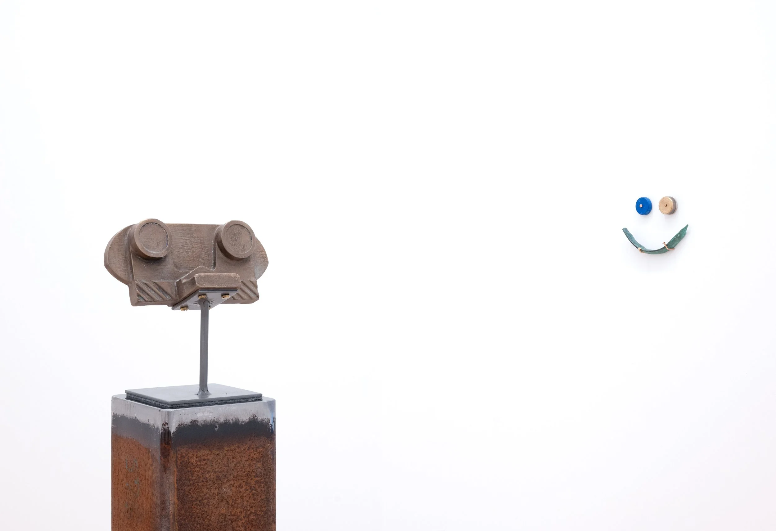 Foreground: Untitled (Riego Street), 2025, Bronze 205 x 215 x 120 mm . Background: Beans and Bottle Caps, 2025, Bronze Dimensions variable
Photo credit Marc Blake