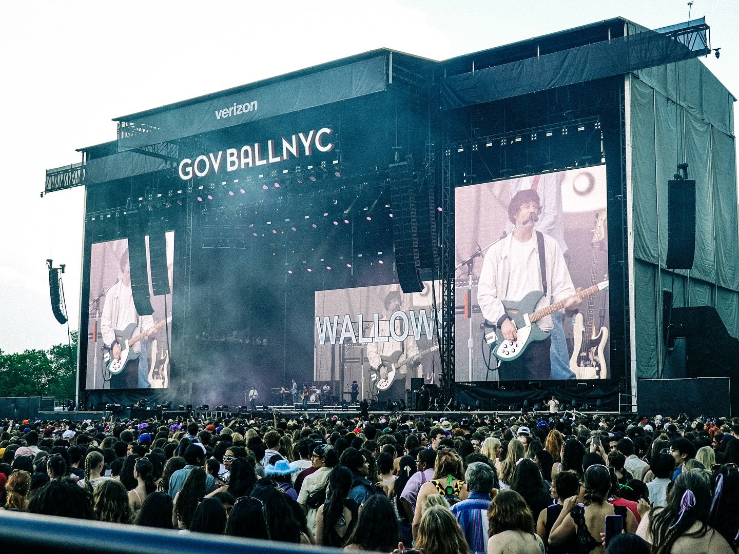 not my best pics of wallows obviously but still a vibe. so cool to say i&rsquo;ve seen them twice now lmao!

[TAG WITH CREDIT IF REPOSTING]

#wallows #wallowsconcert #wallowsphotography #wallowsgovball #govball #govballnyc #govball #govball2025 #conc