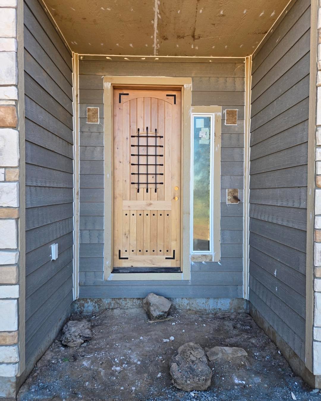 Carpentry skills: 👏✅💯
Photography Skills: 🥴😒😬

Some quick before and after of the latest project! 🏠
