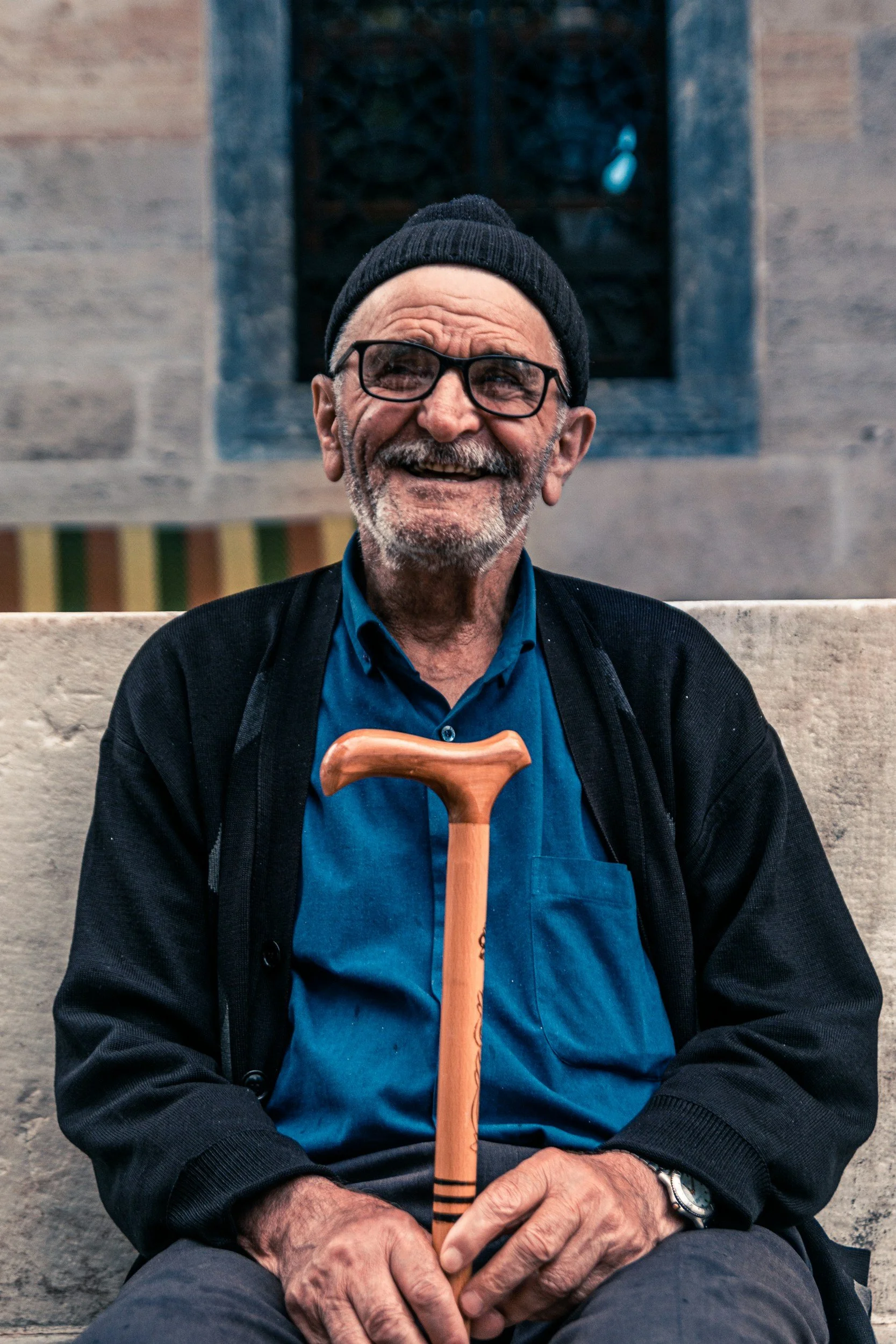 older gentleman with single point stick