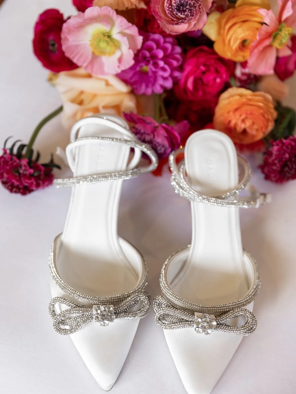 Pre-ceremony details captured stunningly by @laurenyoung.weddings for Holly + Luke 💍

@therefinery__