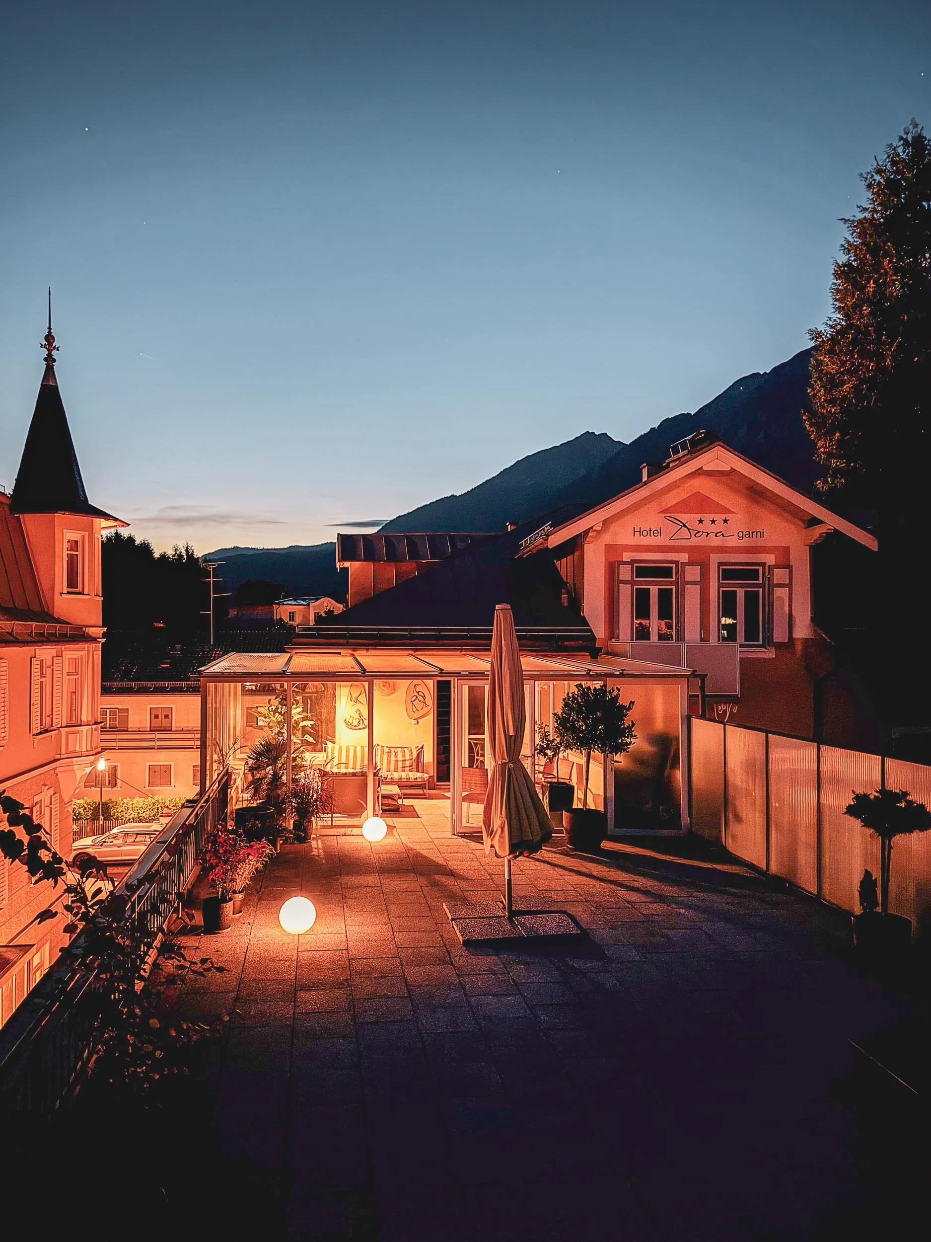 Villa Dora-DT Sommer Abend Hoch.jpg