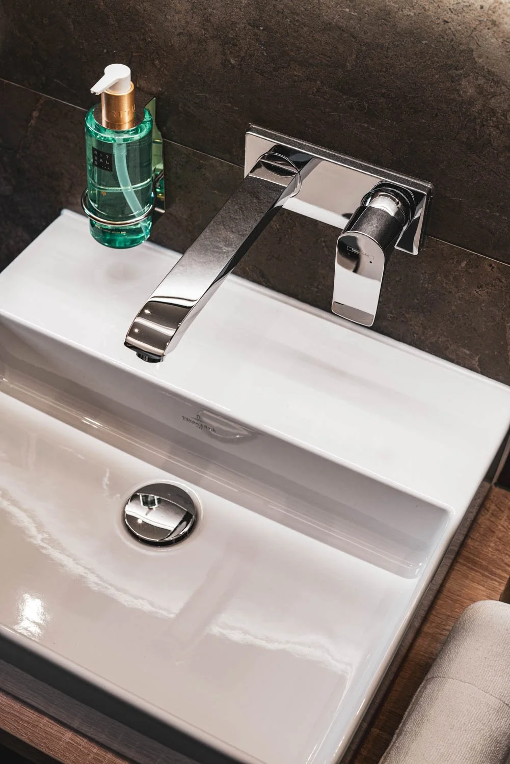 Villa Sonnenhof-Bad Detail-1500.jpg