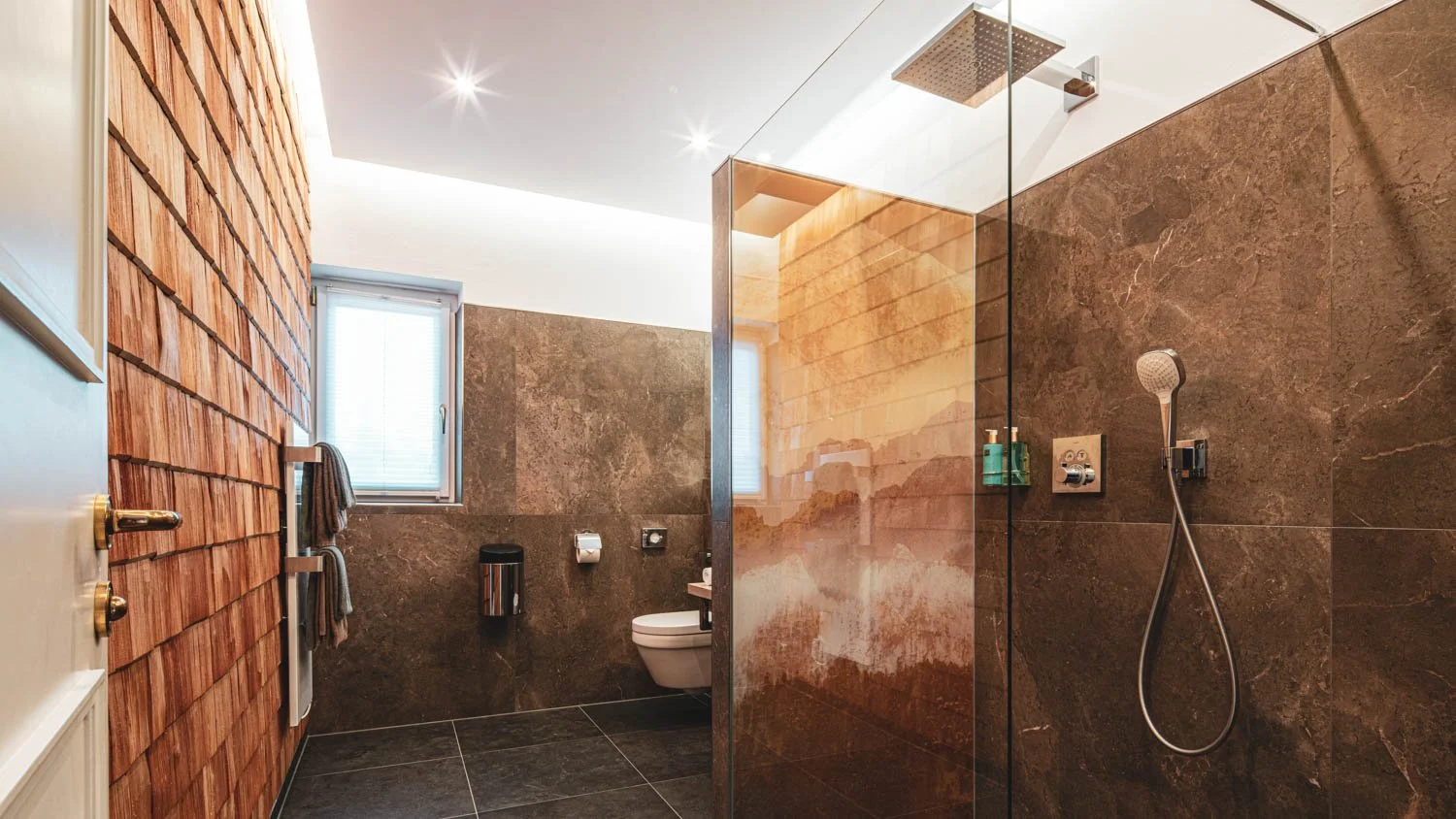 Villa Sonnenhof-Bad mit Regendusche-1500.jpg