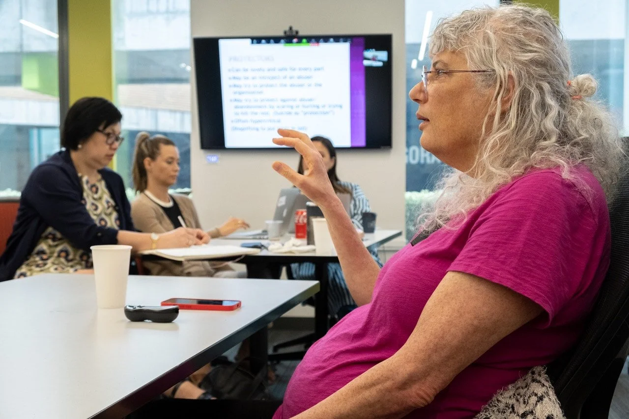 Robin Shapiro Treating Survivors of Childhood Sexual Abuse