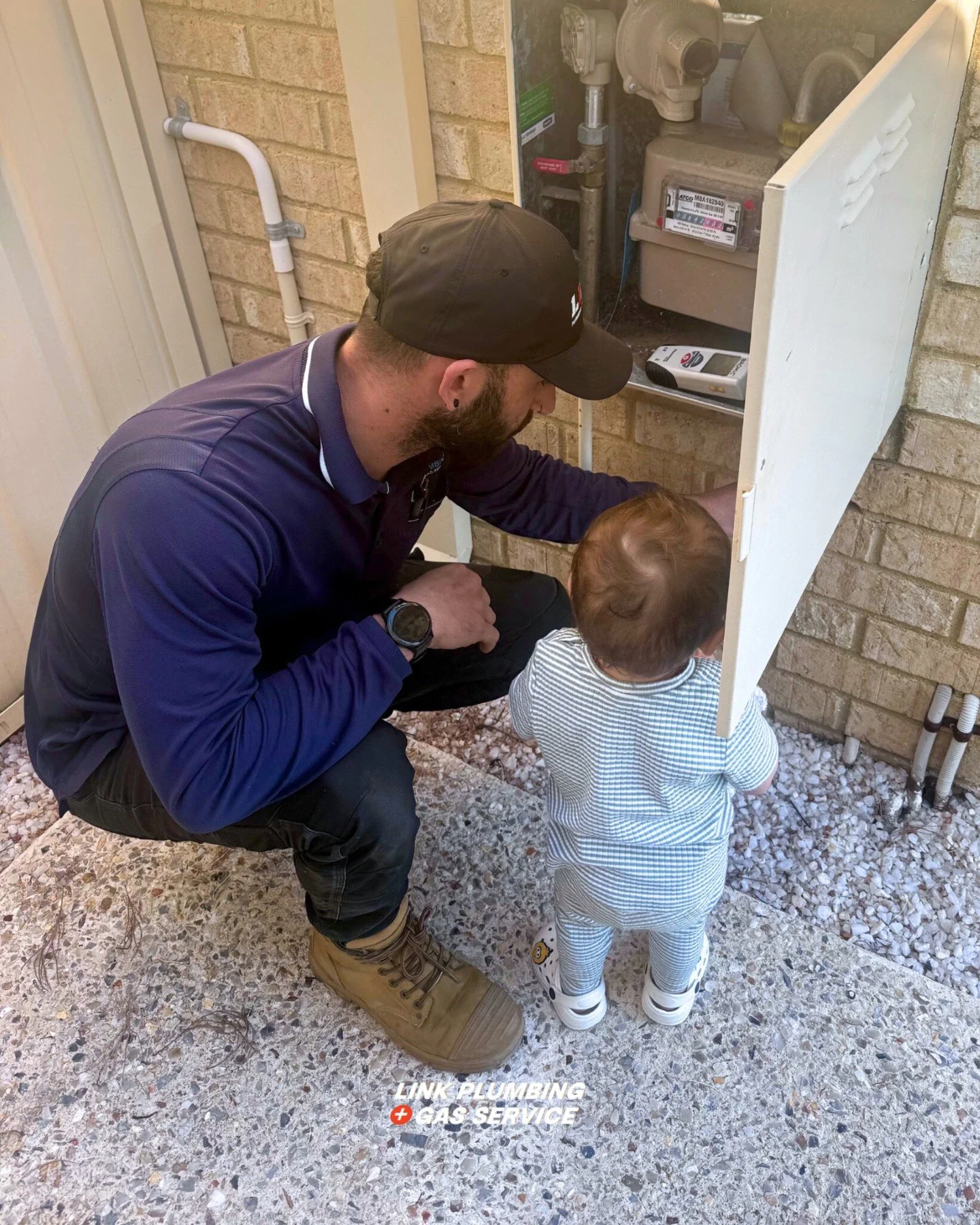 Next-generation plumber in training! 🪠

Our newest apprentice is already getting hands-on experience&hellip; from his Dad! Keeping it in the family, one pipe at a time.

Call us today for a quote (08) 6252 0326 📞