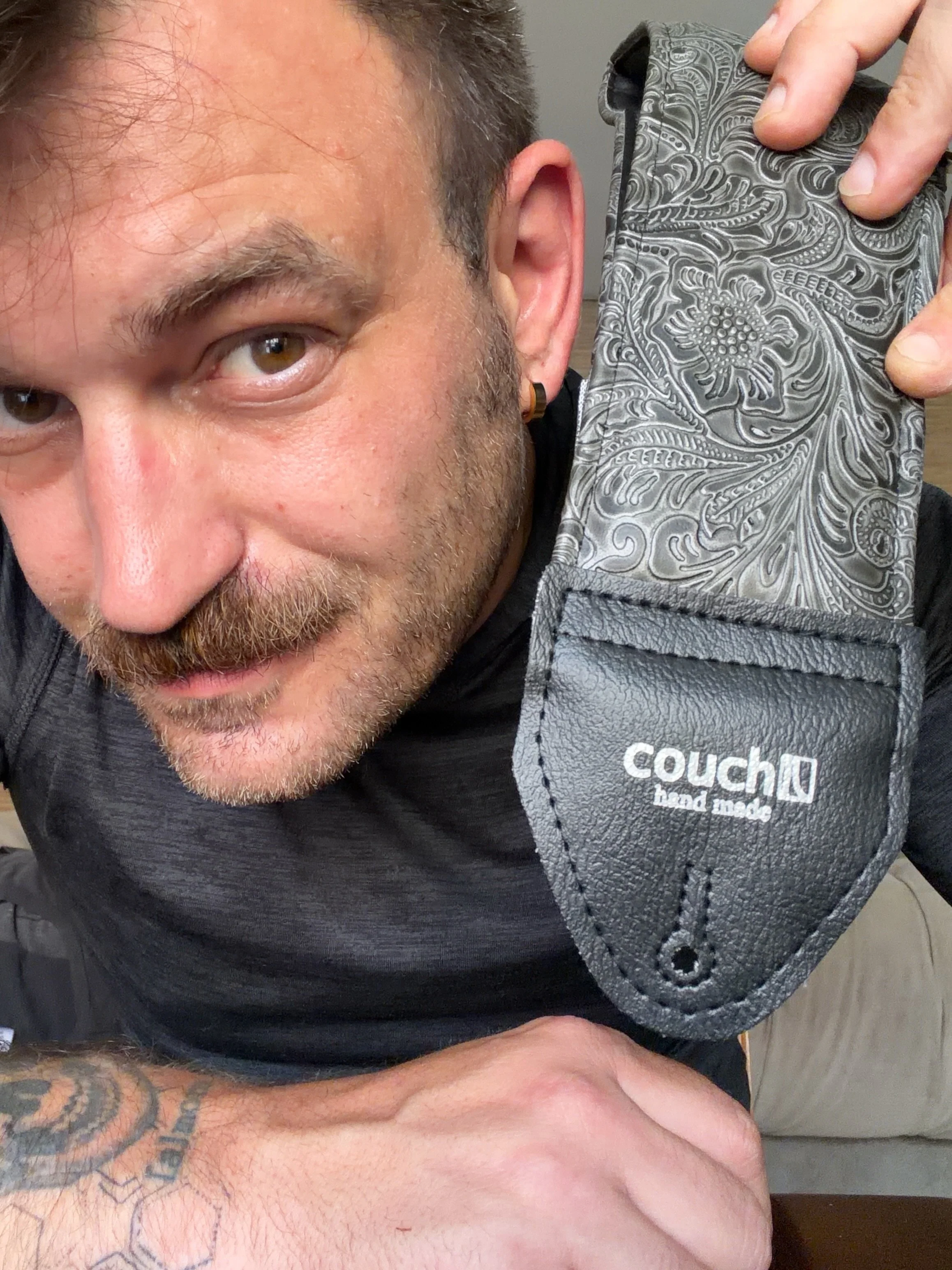 @couch_guitar_straps makes cruelty free guitar/bass straps, that are also made with at least 25% of recycled materials: upon learning that they&rsquo;re based in Signal Hill/Long Beach I felt like buying one for myself was the right thing to do, as i