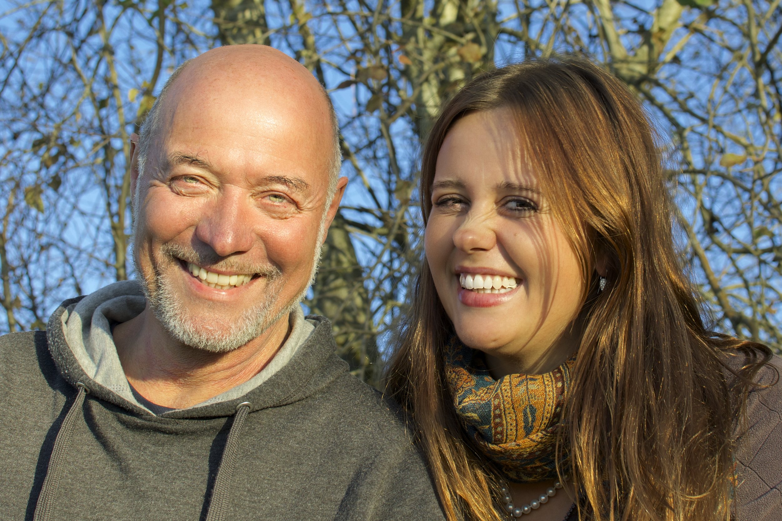 Ein Portraitfoto von Gyan und Catherine