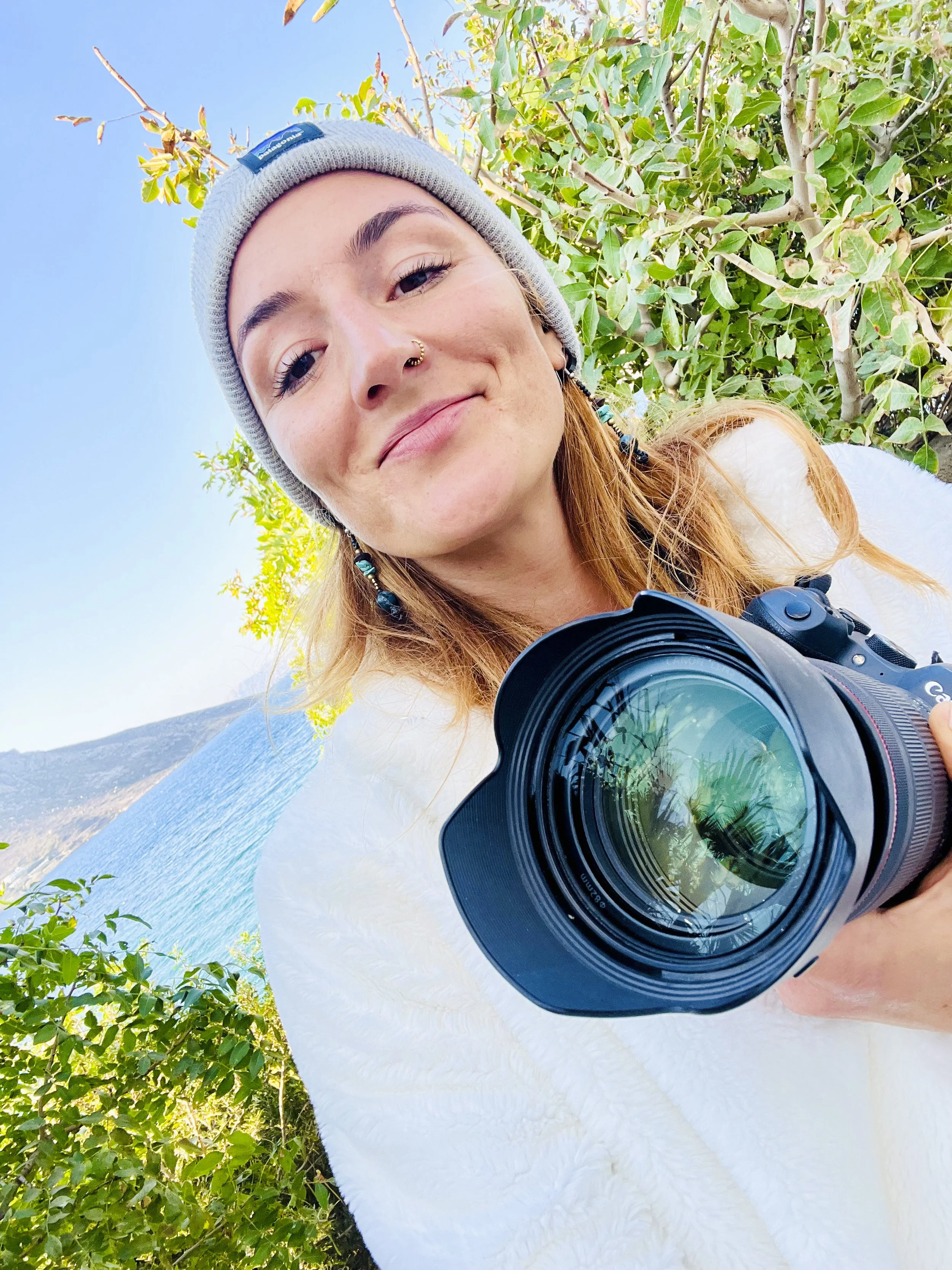 Authentic and natural portrait photography capturing your true essence. Whether individual, couple, or family portraits, Klara Stein creates timeless images full of emotion and connection.