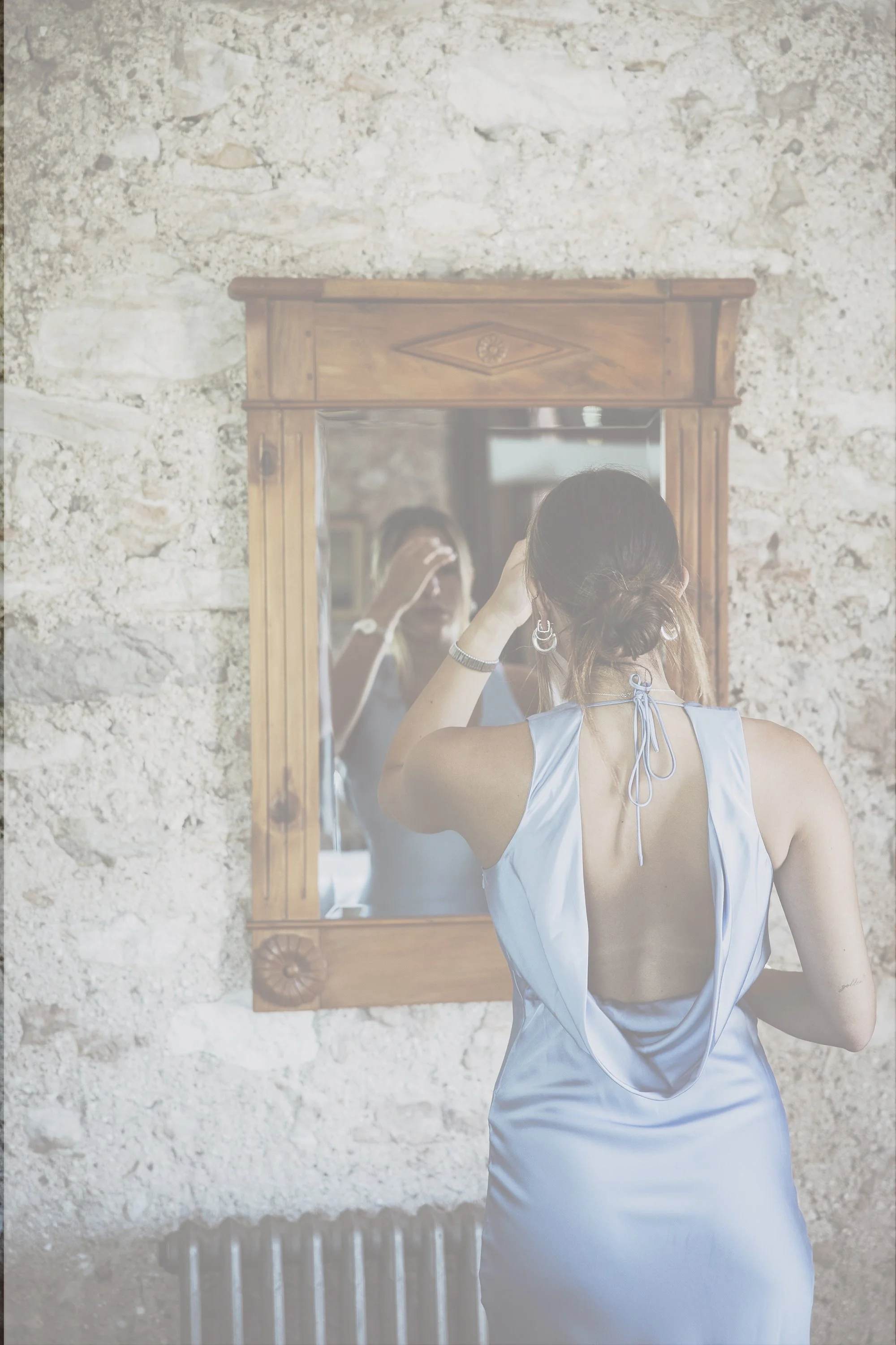 getting ready at spain. a. glamour wedding at casa felix in spain. captured by klara stein wedding photographer in europe.
