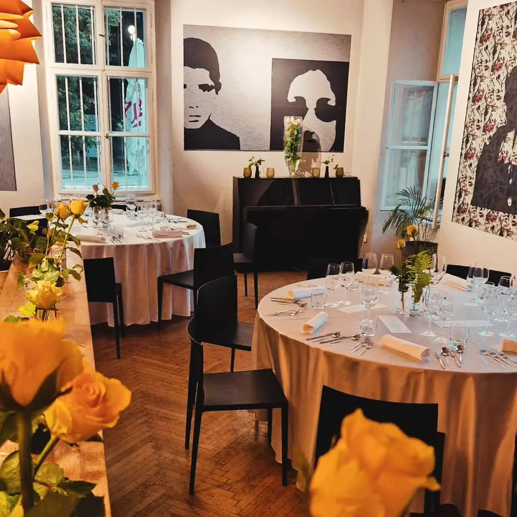Večer v krasnem ambientu! 😍

#catering #cateringkavalgroup #kavalgroup #cafebienale #tivolskigrad #dinner #ljubljana