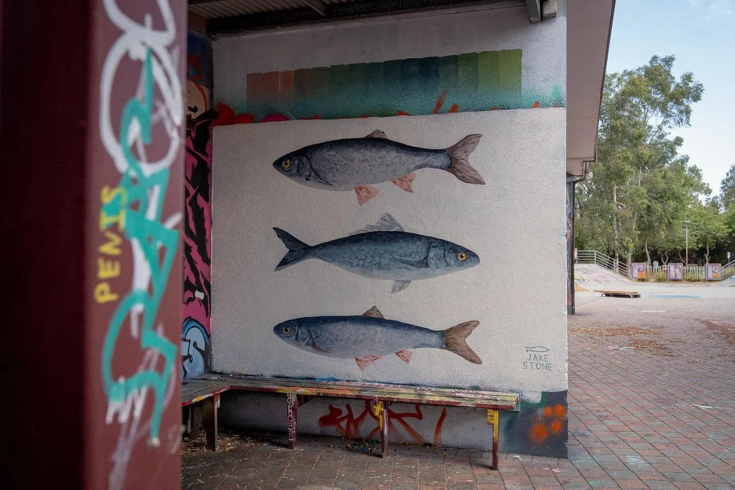 I loved painting this mural!

At first l, I was overwhelmed by the size of the wall and figuring out how I wanted to paint these, but I am so happy with how it turned out.

Let me know if you want a fish painted in your bedroom or something&hellip; I