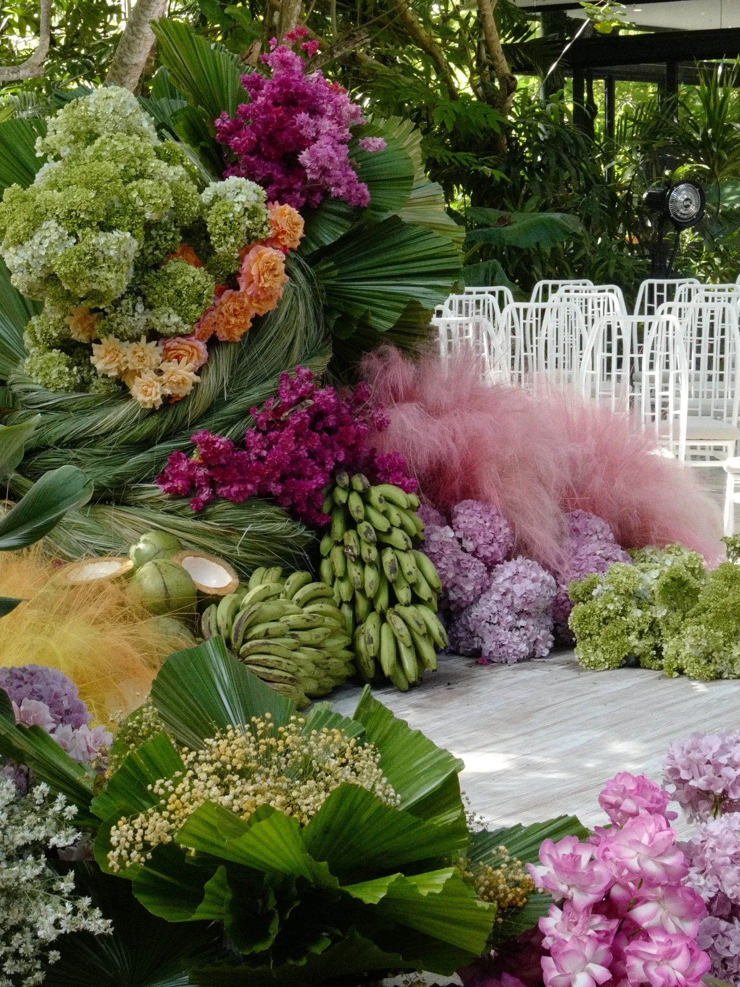 Nature&rsquo;s chaos, sculpted.
For Lisa &amp; Qyno in Tirtha Glass House