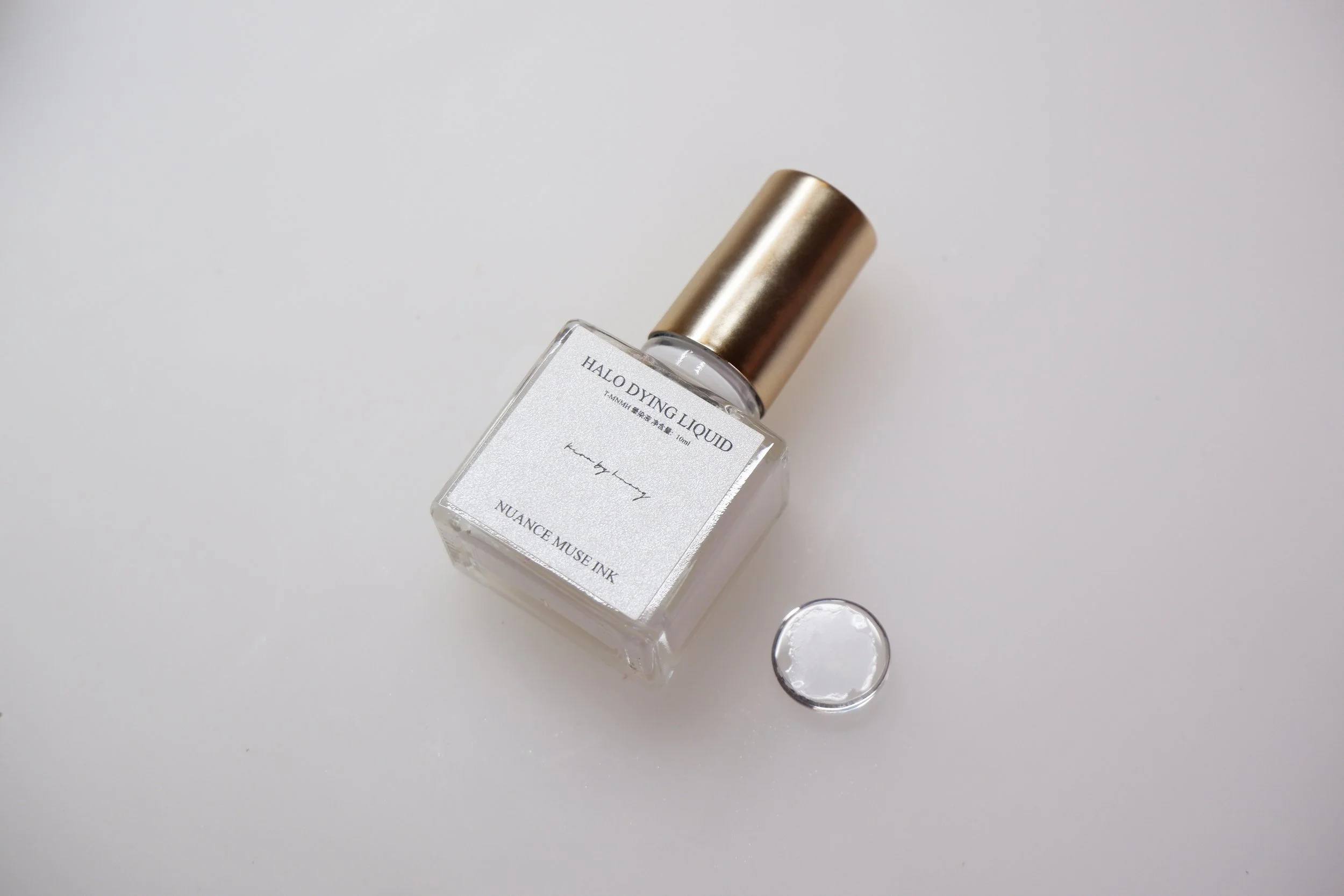 Kira by Huang Ink - White