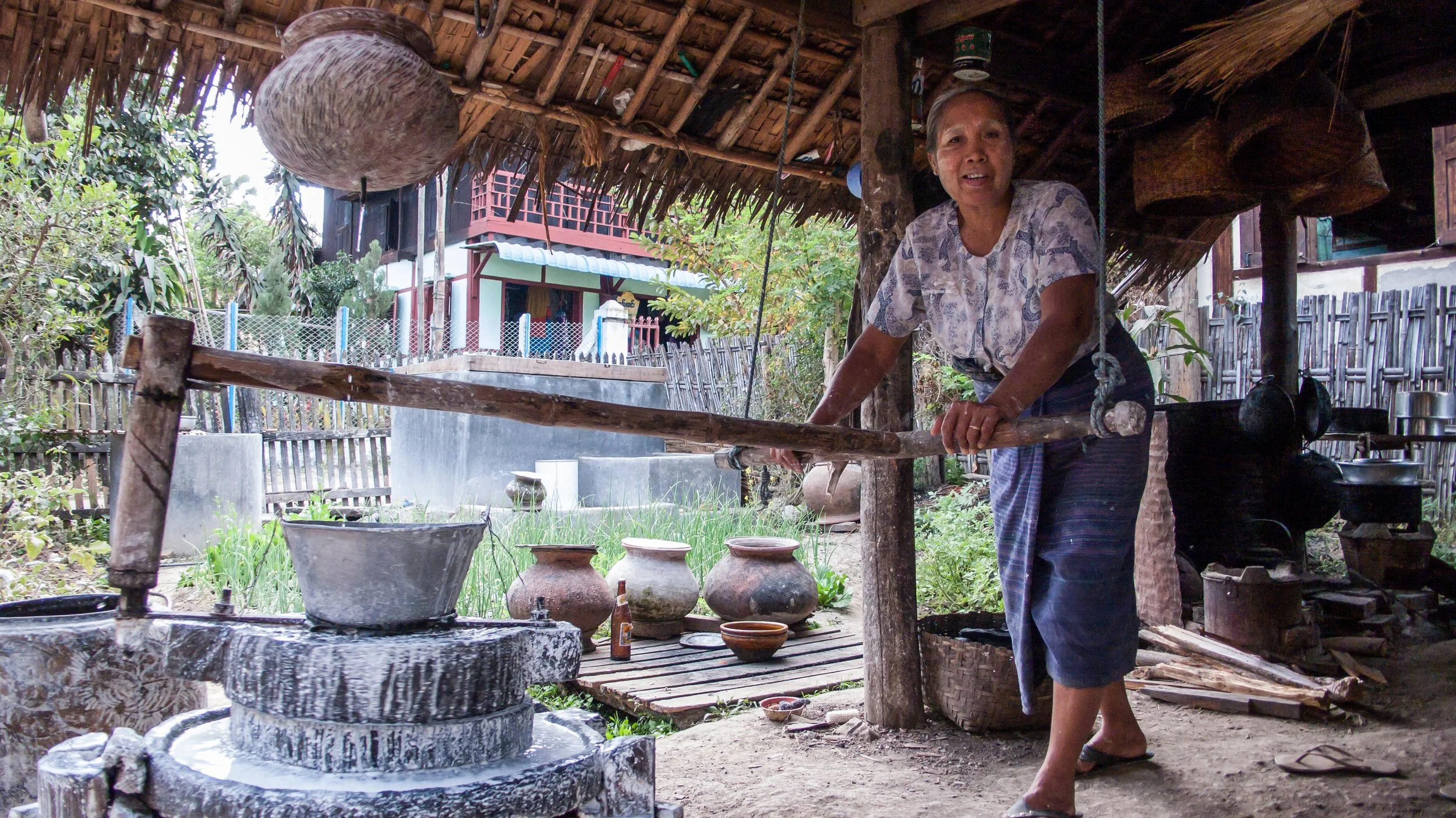 Milling rice to make flour