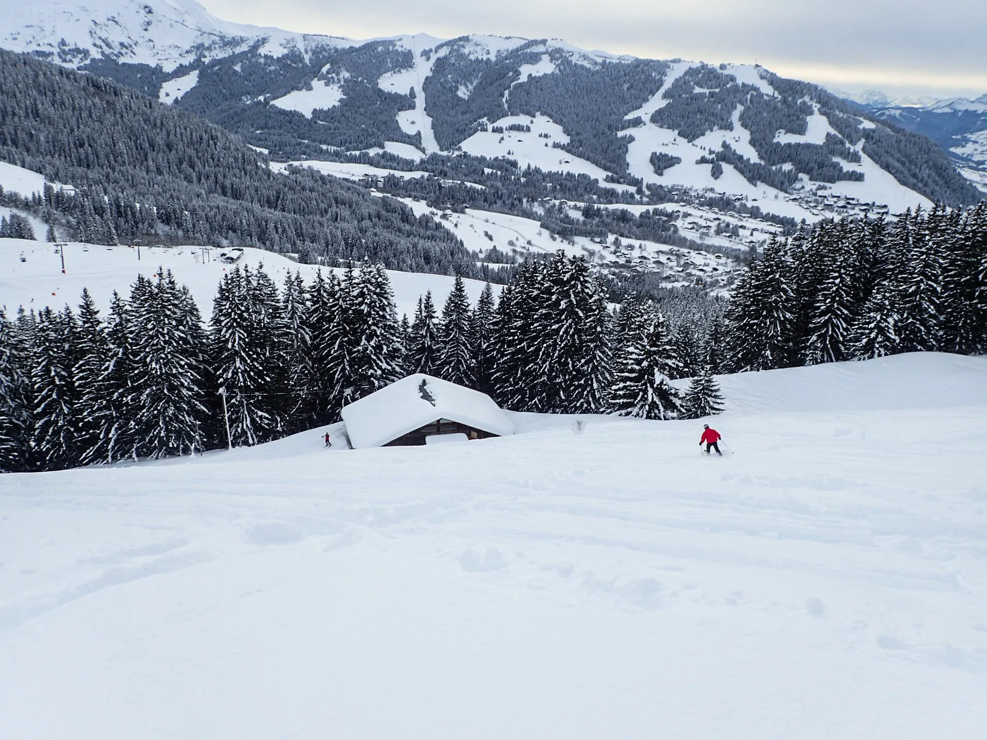Skiing in off piste