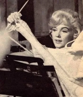 Mariyn Monroe Knitting.jpg