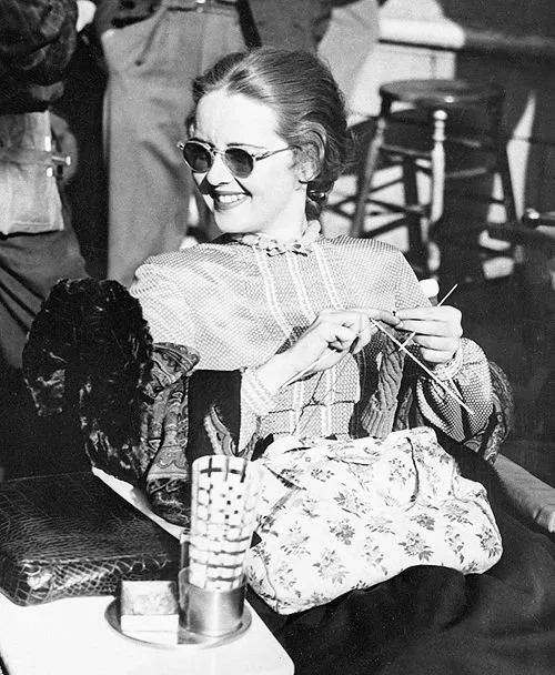 Bette+Davis+Knitting.jpg
