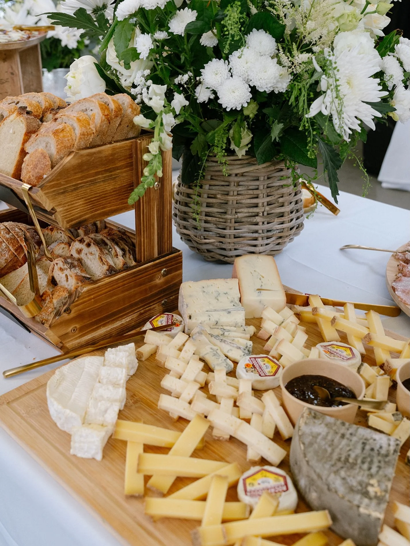 Le brunch du lendemain, pour prolonger encore un peu la f&ecirc;te ✨

Apr&egrave;s le mariage, Loda&ntilde; Traiteur propose des brunchs g&eacute;n&eacute;reux et conviviaux, pens&eacute;s pour r&eacute;unir les invit&eacute;s une derni&egrave;re foi