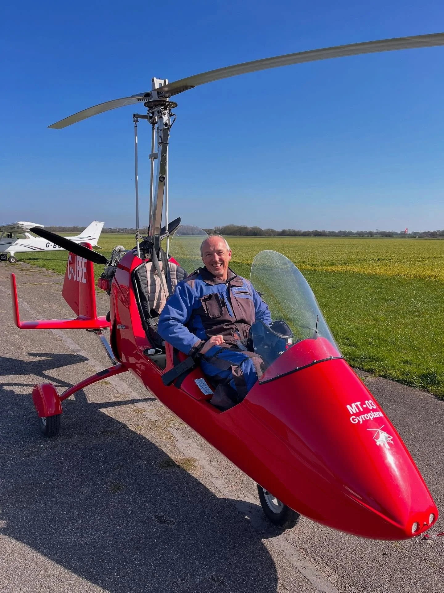 Massive congrats to Dave Williams! 🎉🚁
First solo in a gyrocopter today &mdash; proof that even with thousands of hours, there&rsquo;s always a new challenge&hellip; welcome to the dark side 😄

#FirstSolo #Gyrocopter #Gyroplane #PilotLife #Aviation