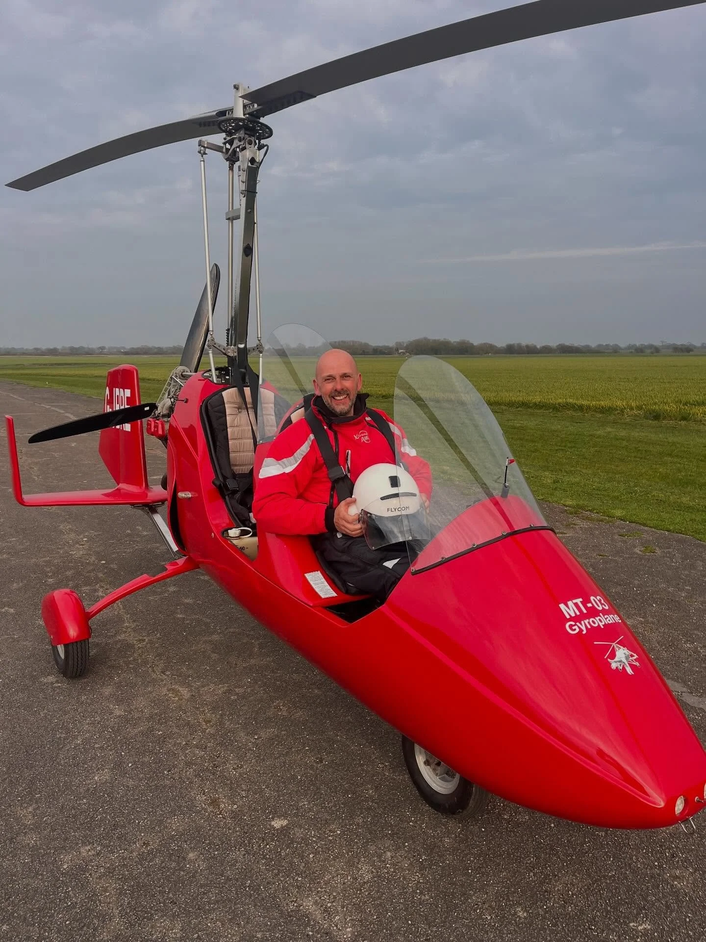 Another one! 🎉🚁

Huge congrats to Carl on his first solo in a gyrocopter today!
Another experienced pilot making the switch &mdash; all happening at the same school with the same instructor&hellip; looks like word is getting out 😄

#FirstSolo #Gyr
