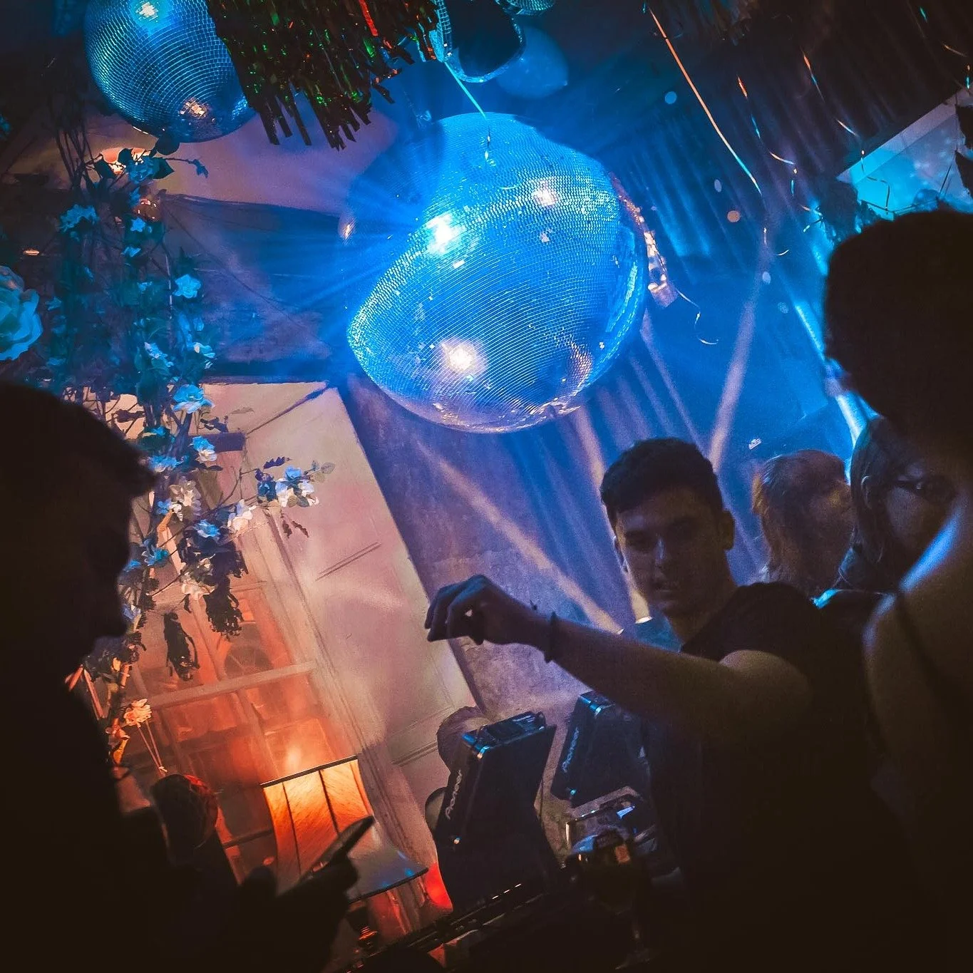 It`s Saturday night so we will be doing this as usual until 3am - always free entry #clubbing  #saturday #saturdays #saturdayfun #saturdaynight