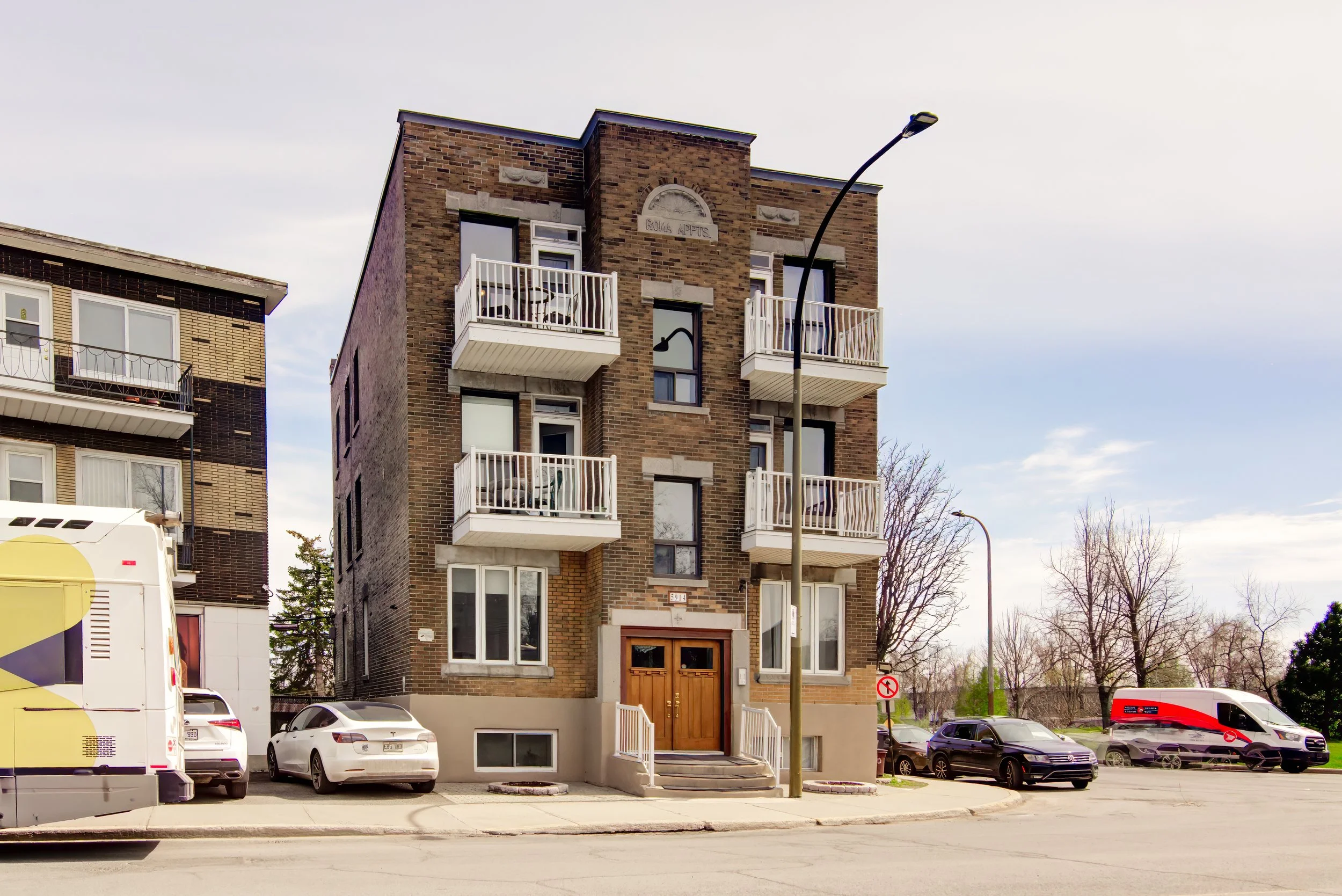 5914 Upper Lachine.jpg