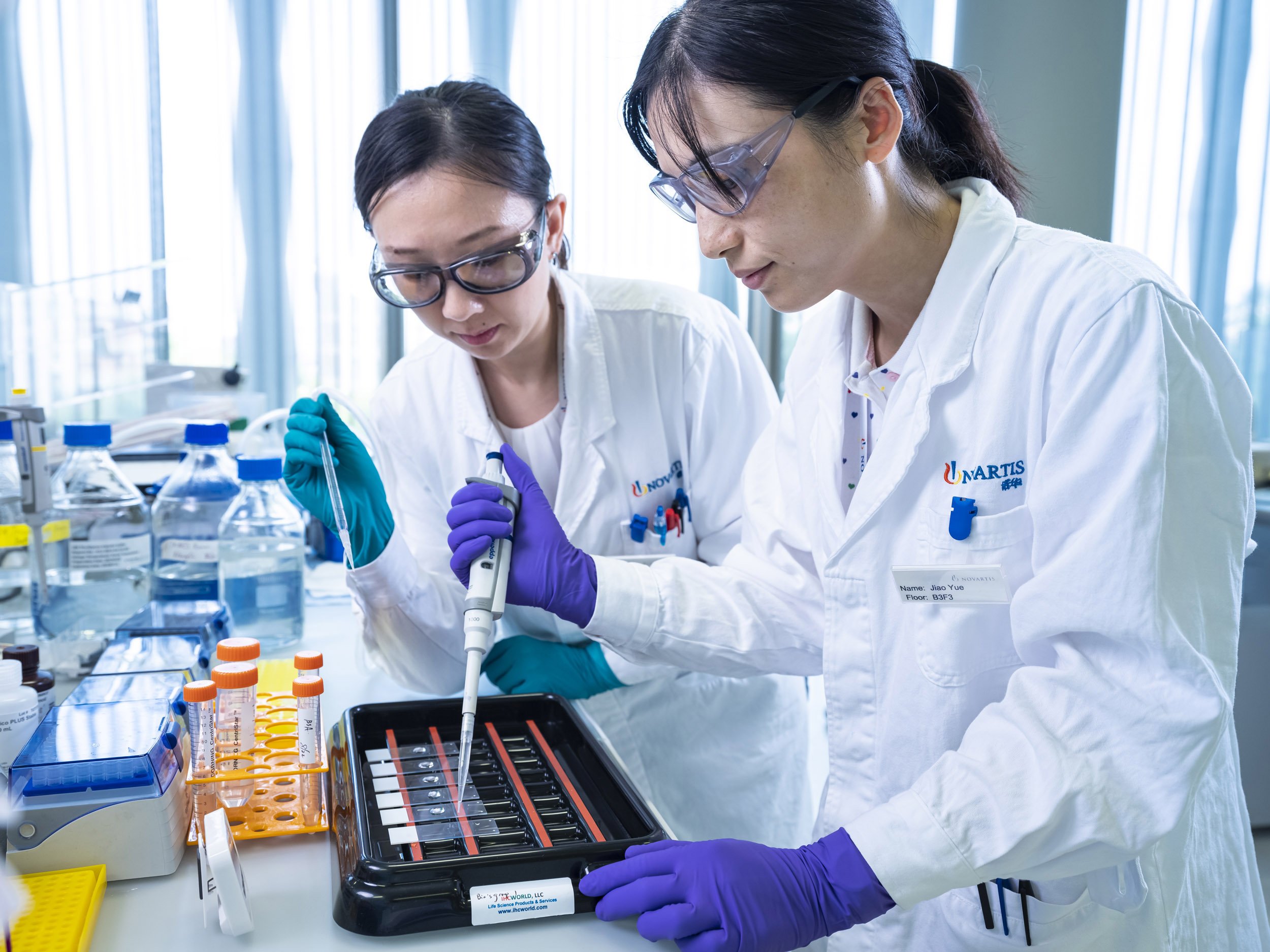 NOVARTIS CHINA - ANNUAL REPORT IMAGES