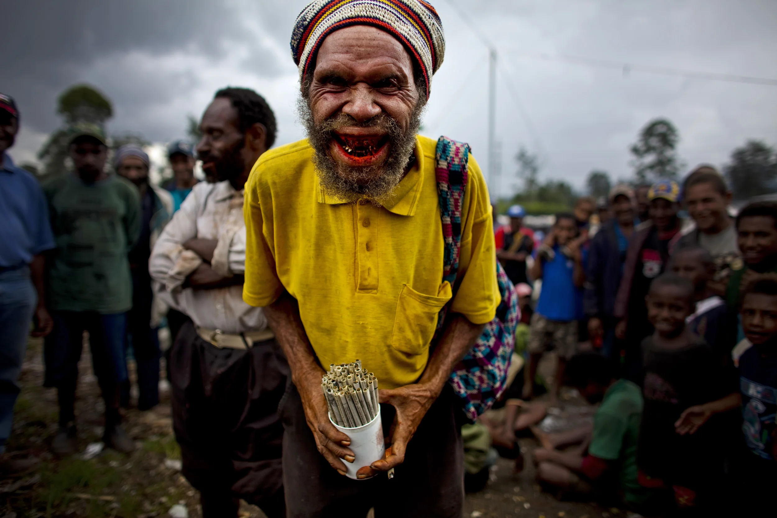 MOUNT HAGEN, HIGHLANDS, PAPUA NEW GUINEA-DECEMBER 2008: Scenes of highland people at a local roadside market in Mount Hagen, Papua New Guinea, 16 December 2008. People sell beetle-nut, vegetables, cigarettes at this market and also gamble at Bingo a