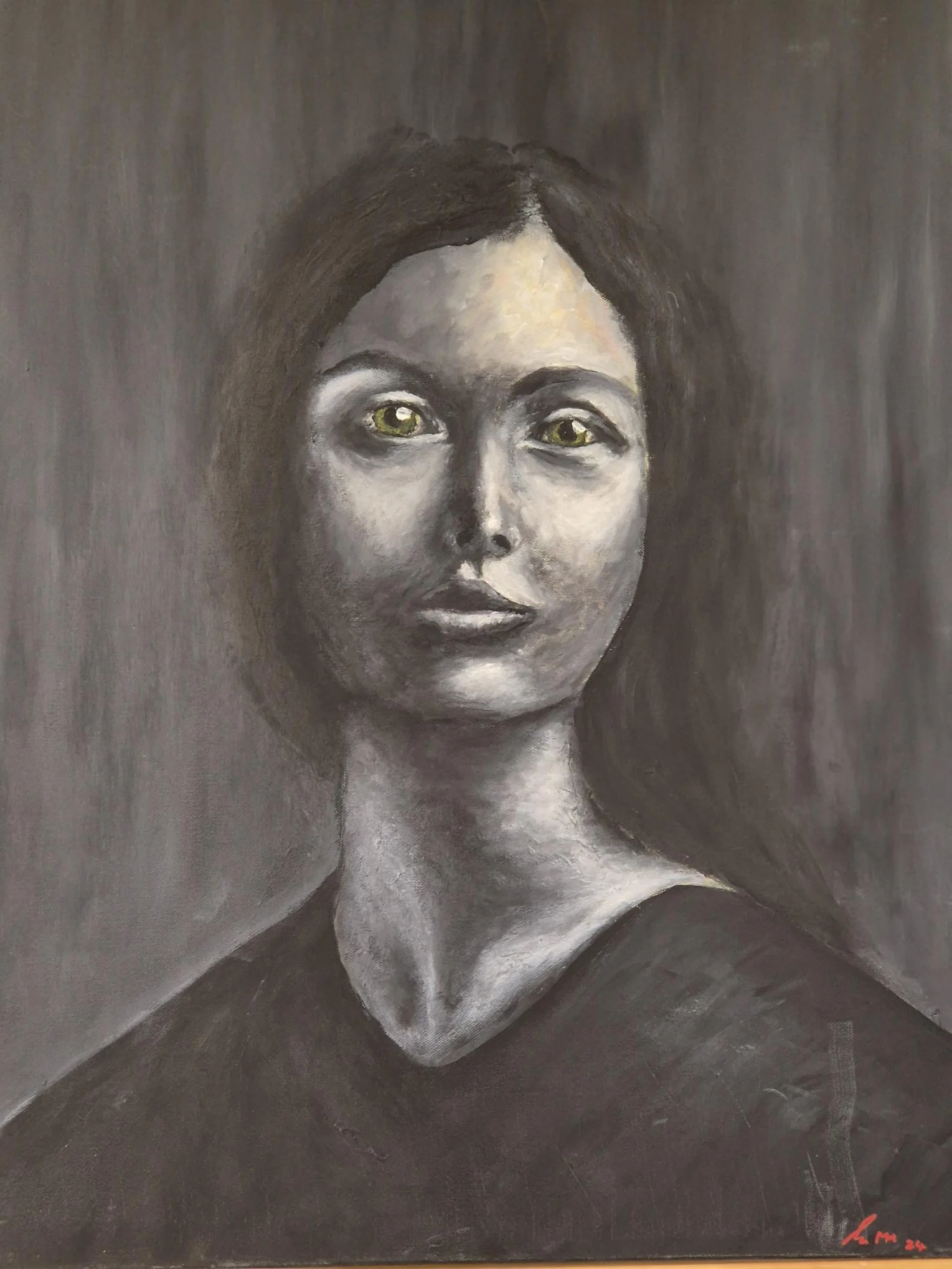 Schwarz-weiß Gemälde eines Porträts einer Frau mit langen dunklen Haaren, die in eine Richtung schaut.