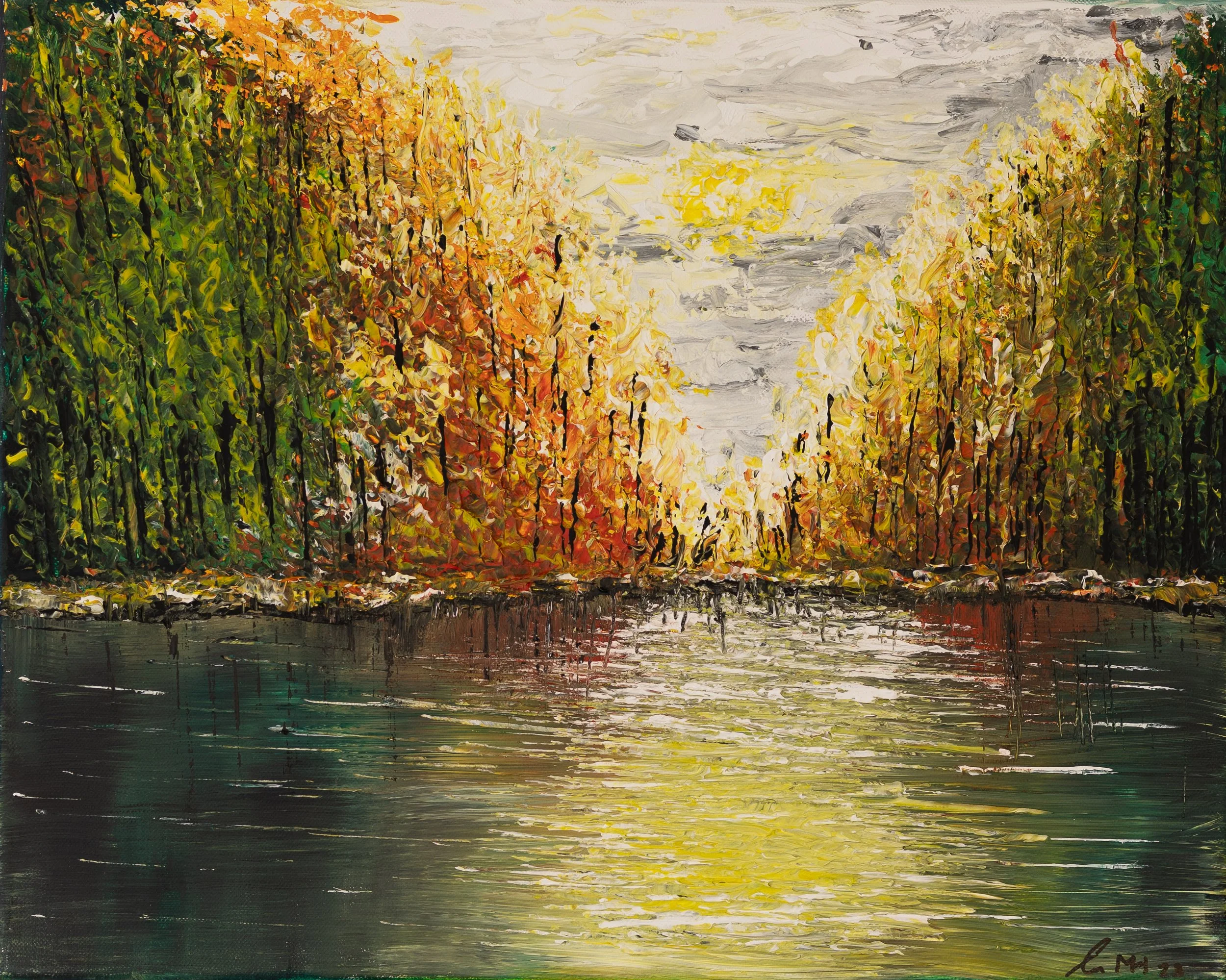 Impressionistisches Ölgemälde eines Flusses mit umliegenden Bäumen in Herbstfarben, unter einem bewölkten Himmel.