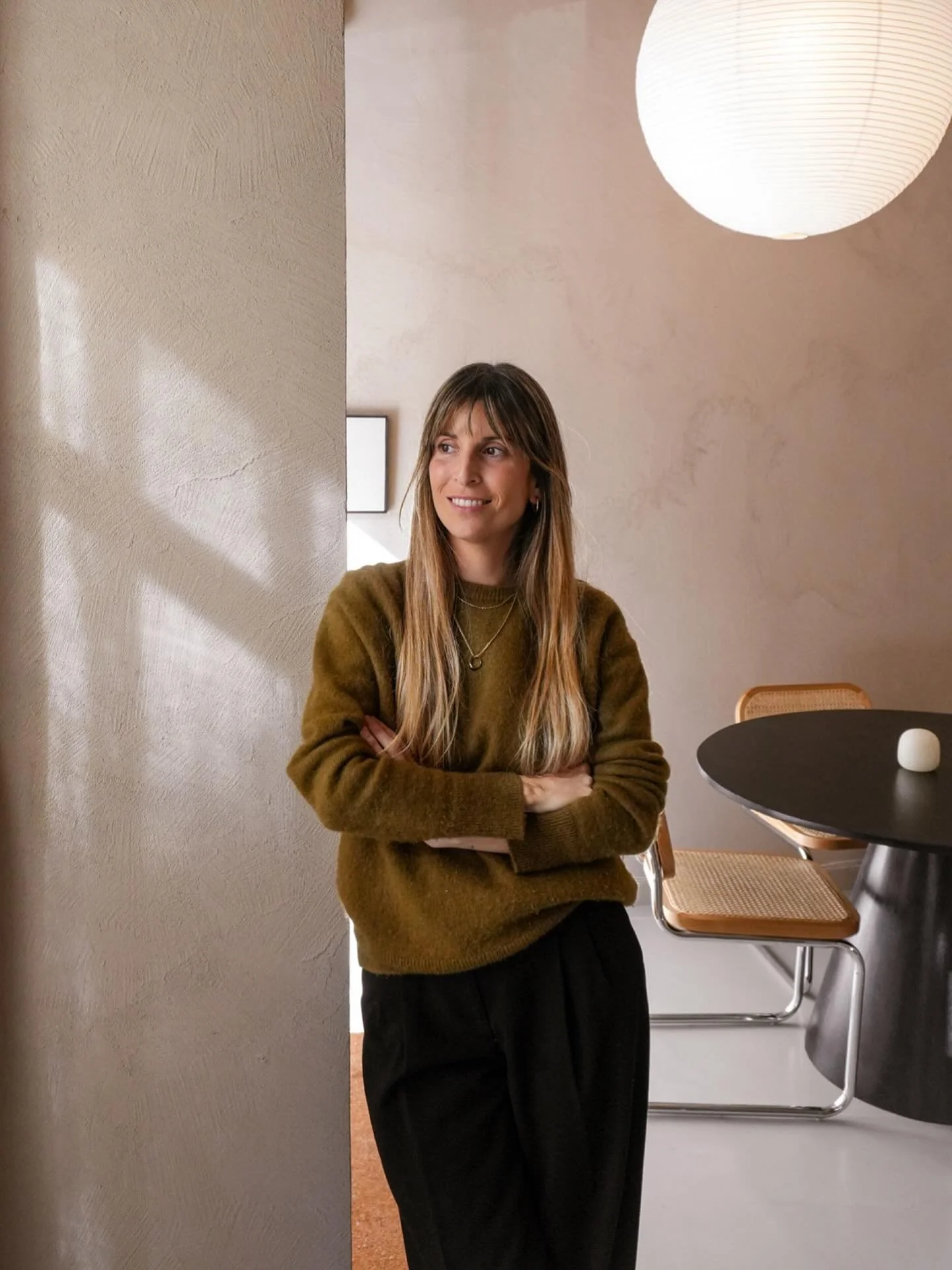 Creemos en una arquitectura que va m&aacute;s all&aacute; de lo est&eacute;tico: espacios que se sienten, que fluyen y que acompa&ntilde;an a quienes los habitan. 

Por eso integramos principios como el feng shui en nuestros proyectos, entendiendo la